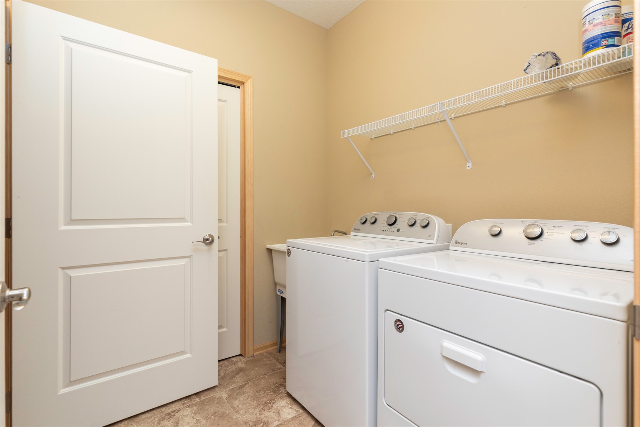 8342 Cody Drive, West Des Moines, Iowa image 23