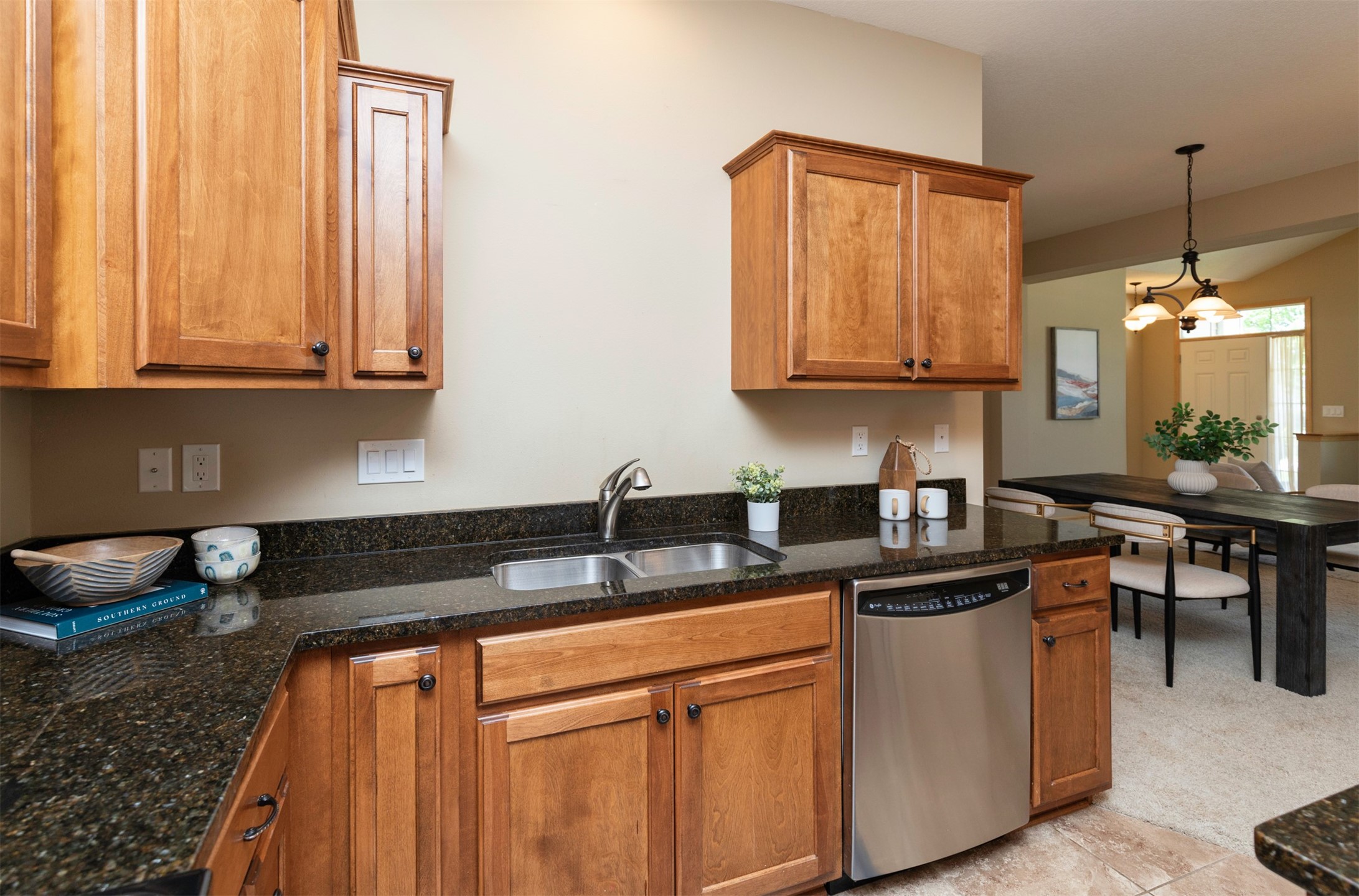 8342 Cody Drive, West Des Moines, Iowa image 21