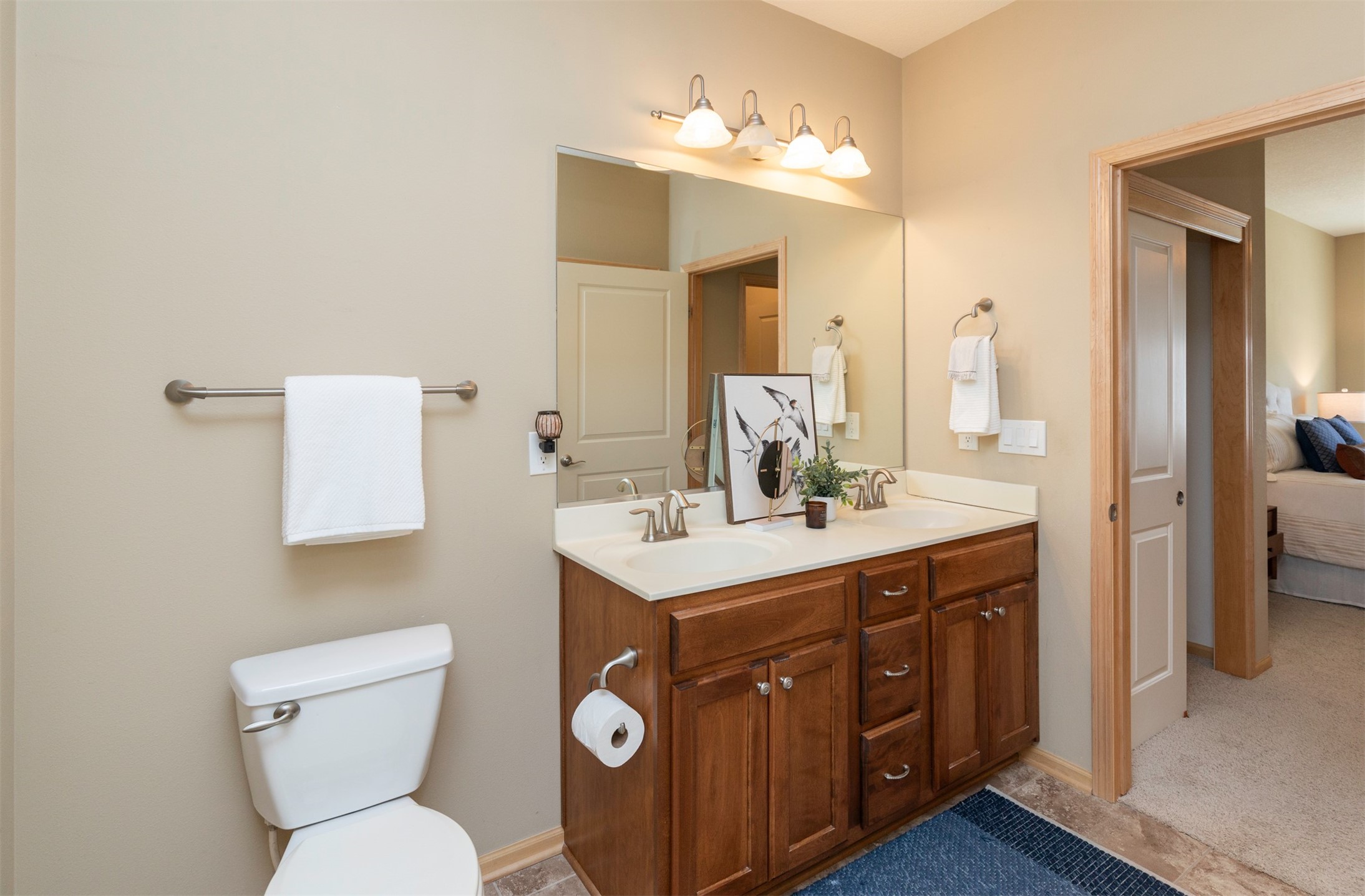 8342 Cody Drive, West Des Moines, Iowa image 16