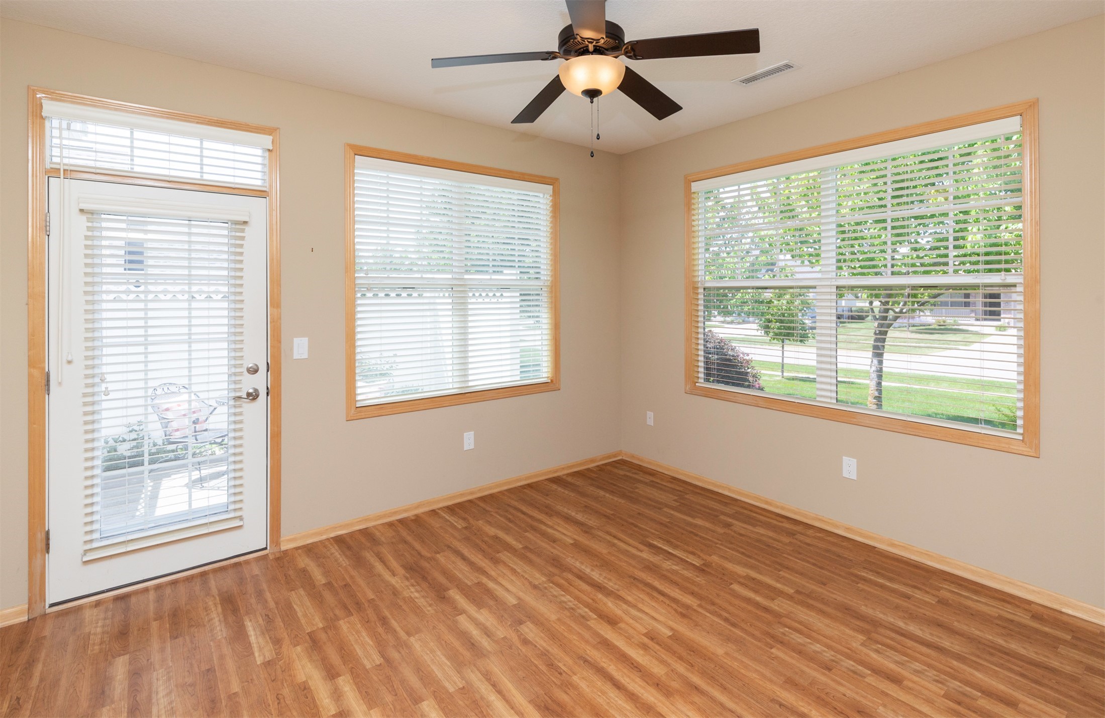 8342 Cody Drive, West Des Moines, Iowa image 26