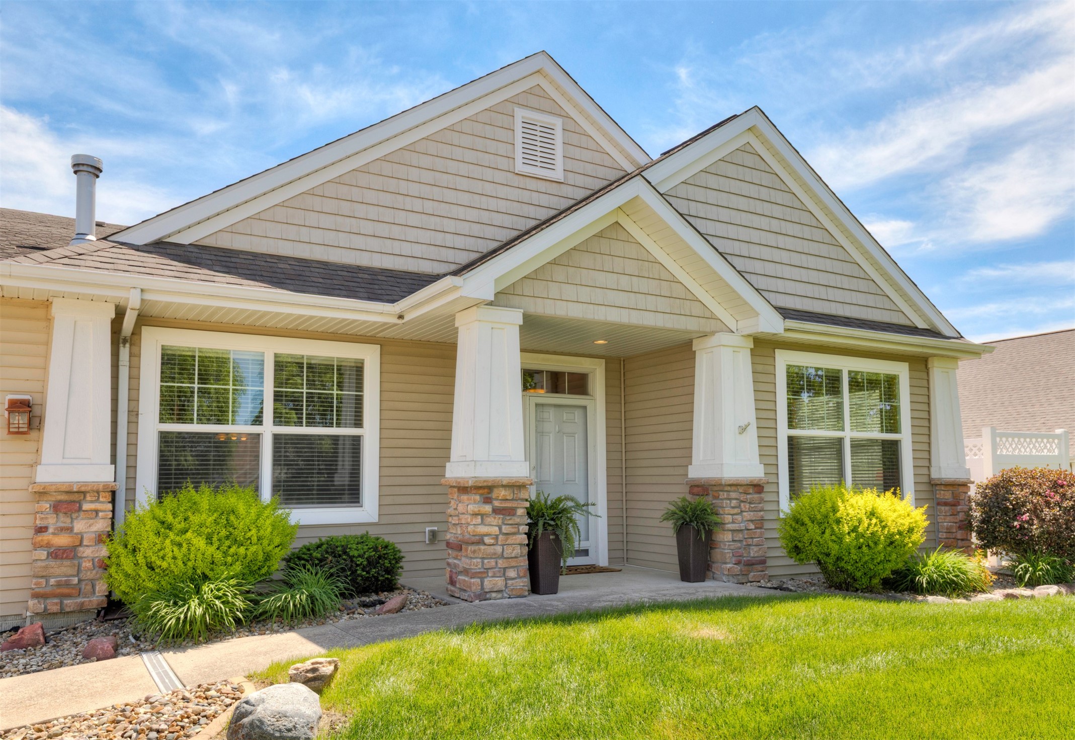 8342 Cody Drive, West Des Moines, Iowa image 1
