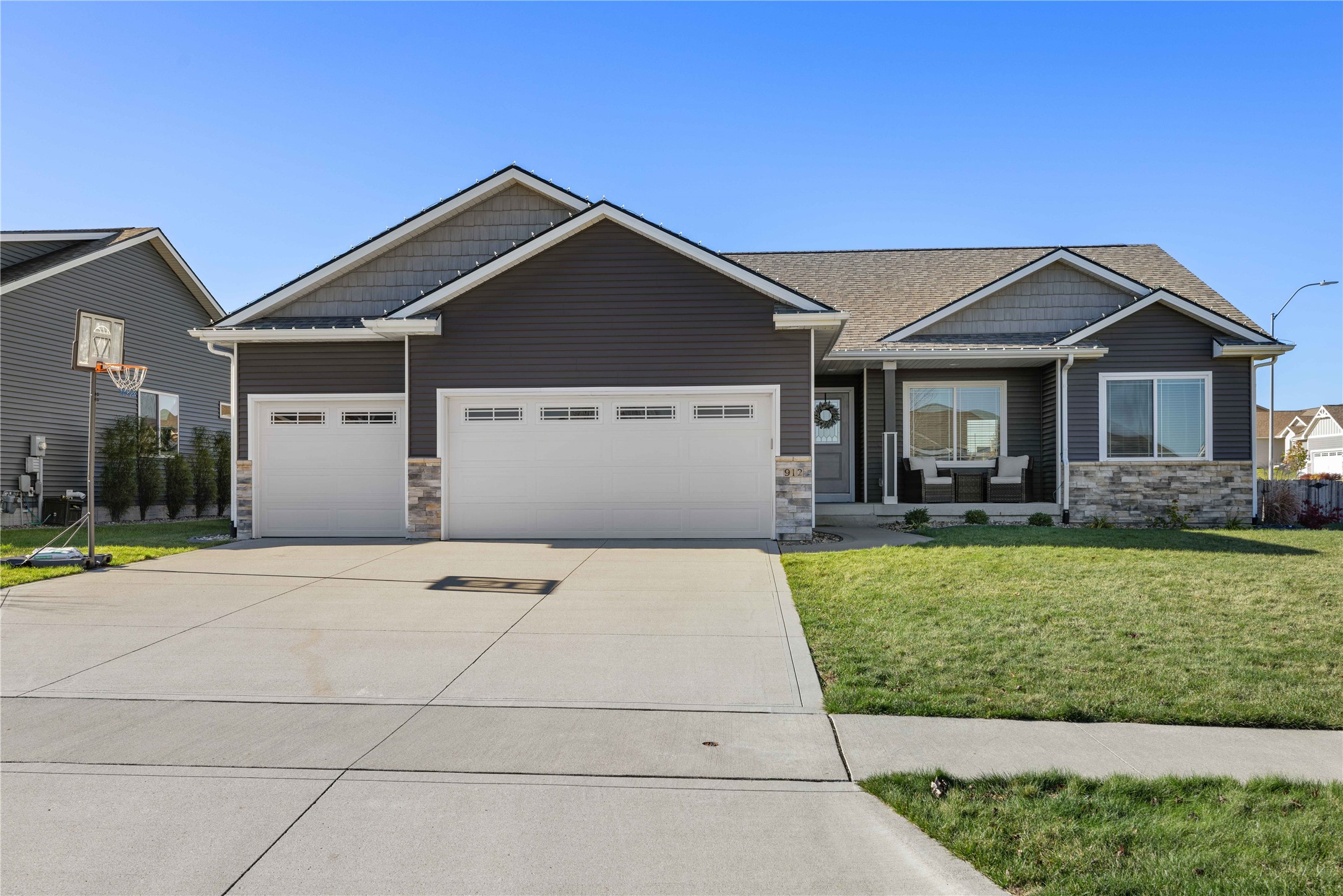 912 NW Seasons Drive, Ankeny, Iowa image 1