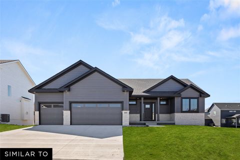 Homes For Sale - 919 SW Boulder Drive<br/> Grimes, IA 50111