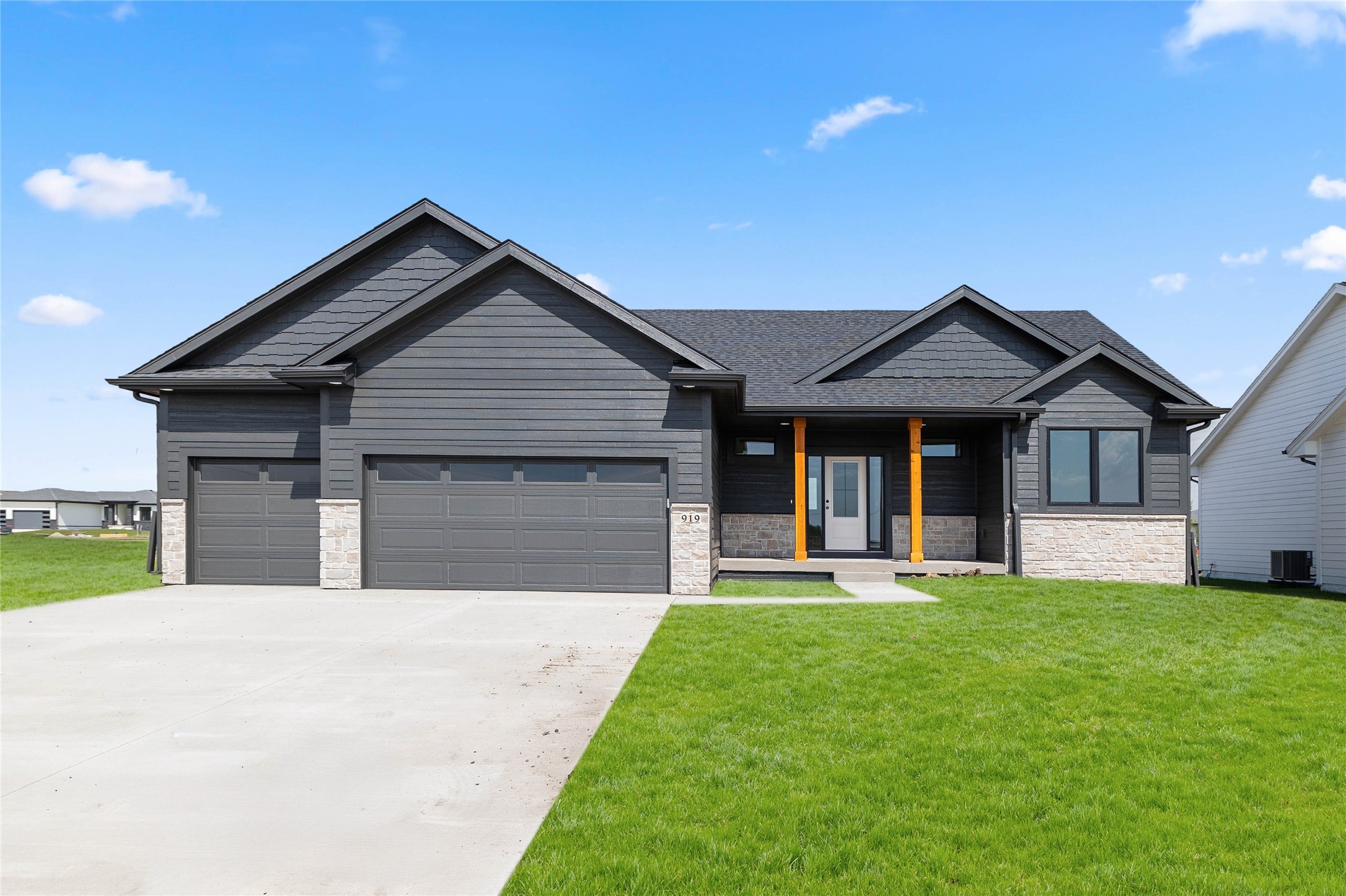 Photo 1 of 32 — 919 SW Boulder Drive, Grimes, IA 50111
