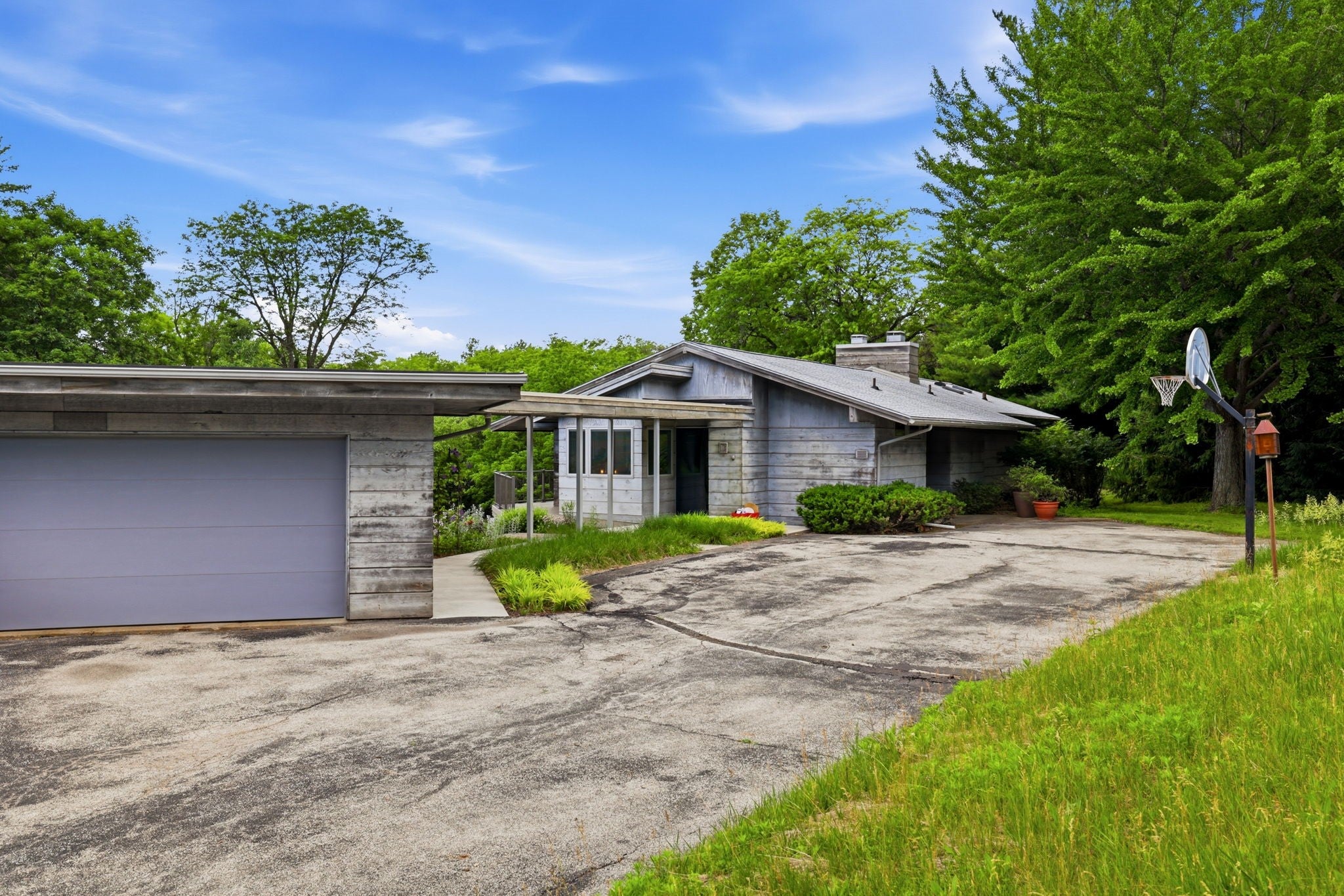 1405 S Deer Road