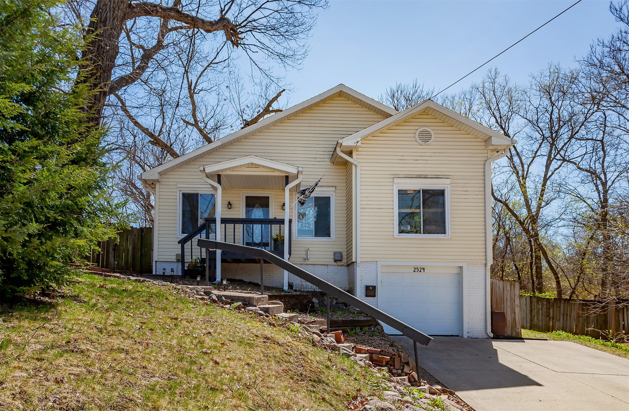 2524 Lincoln Avenue, Des Moines, Iowa image 1