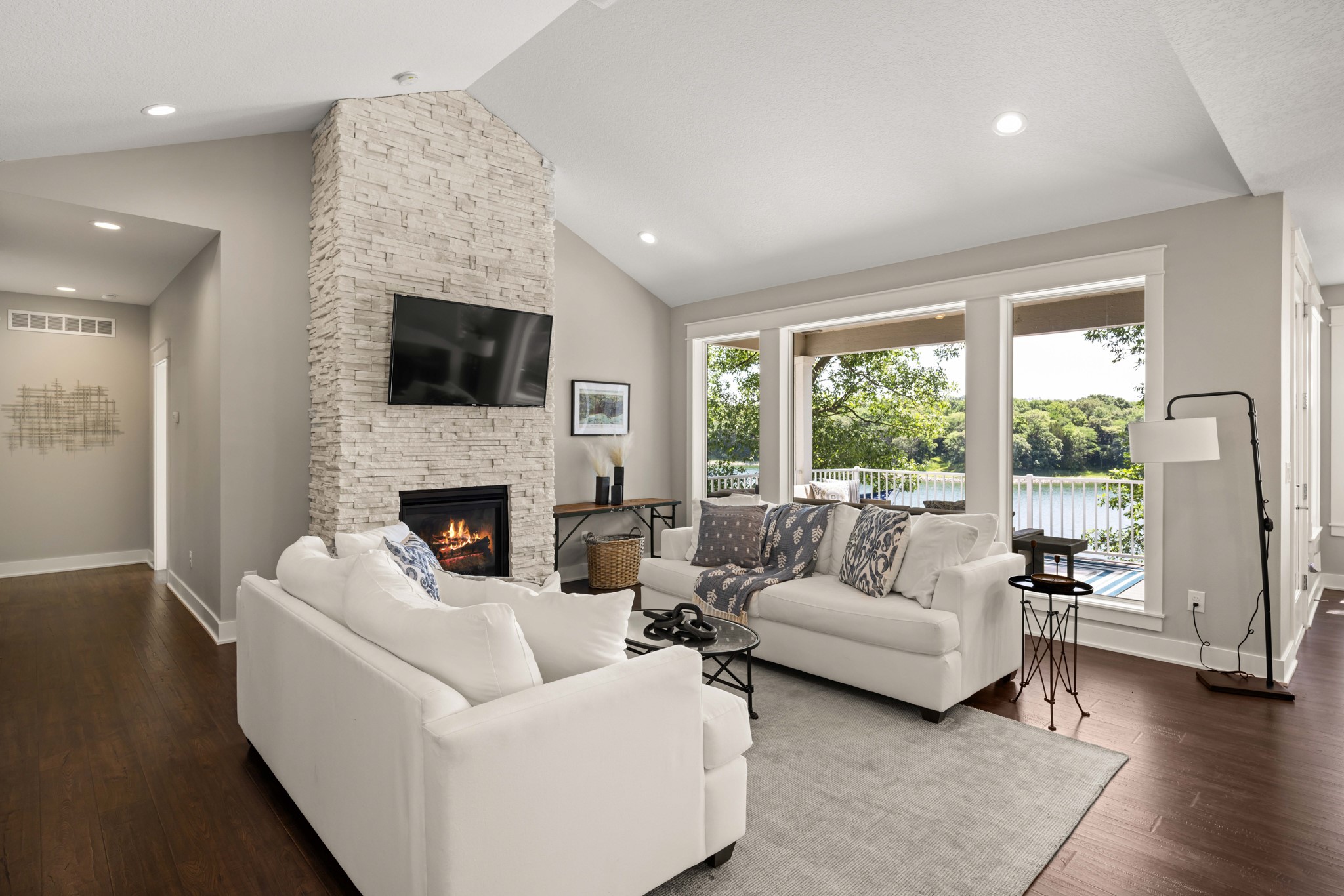 6926 Bumps Bend