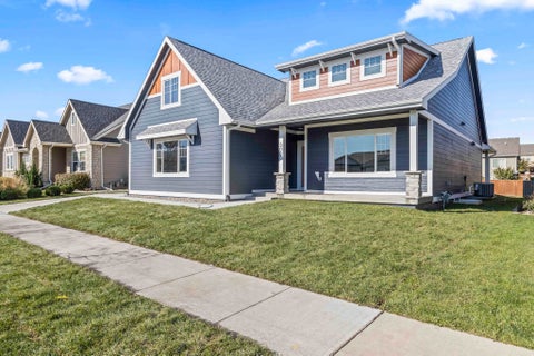 Homes For Sale - 302 SW 16th Street<br/> Ankeny, IA 50023
