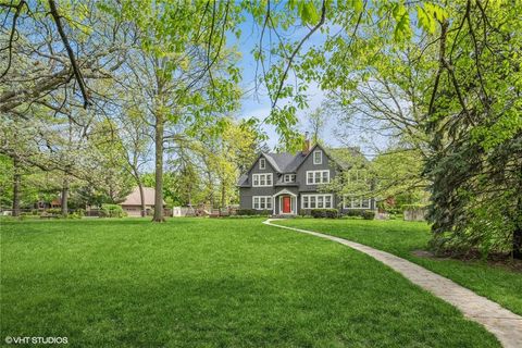 Single Family Residence in Des Moines IA 5518 Grand Avenue.jpg