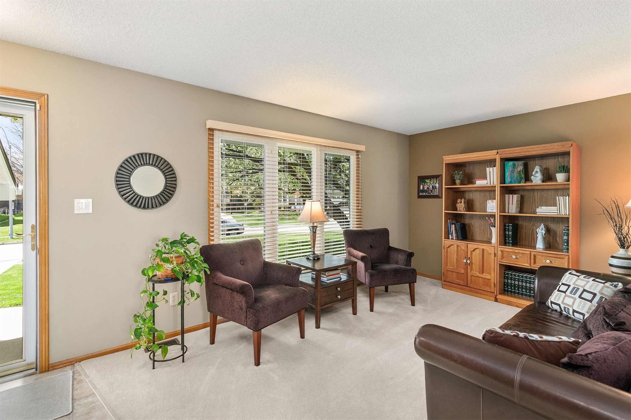 8219 Hickory Drive, Urbandale, Iowa image 17