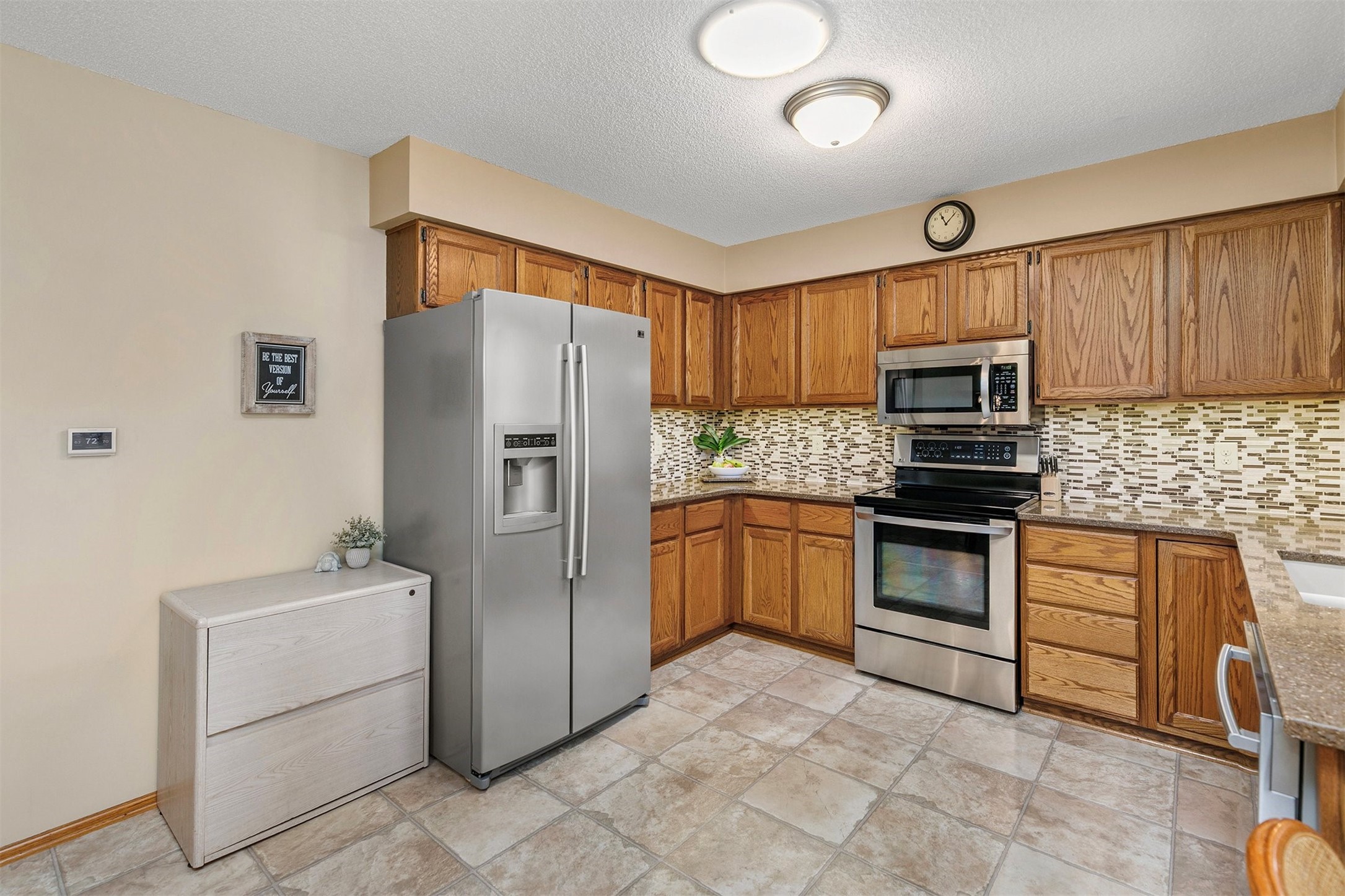 8219 Hickory Drive, Urbandale, Iowa image 7