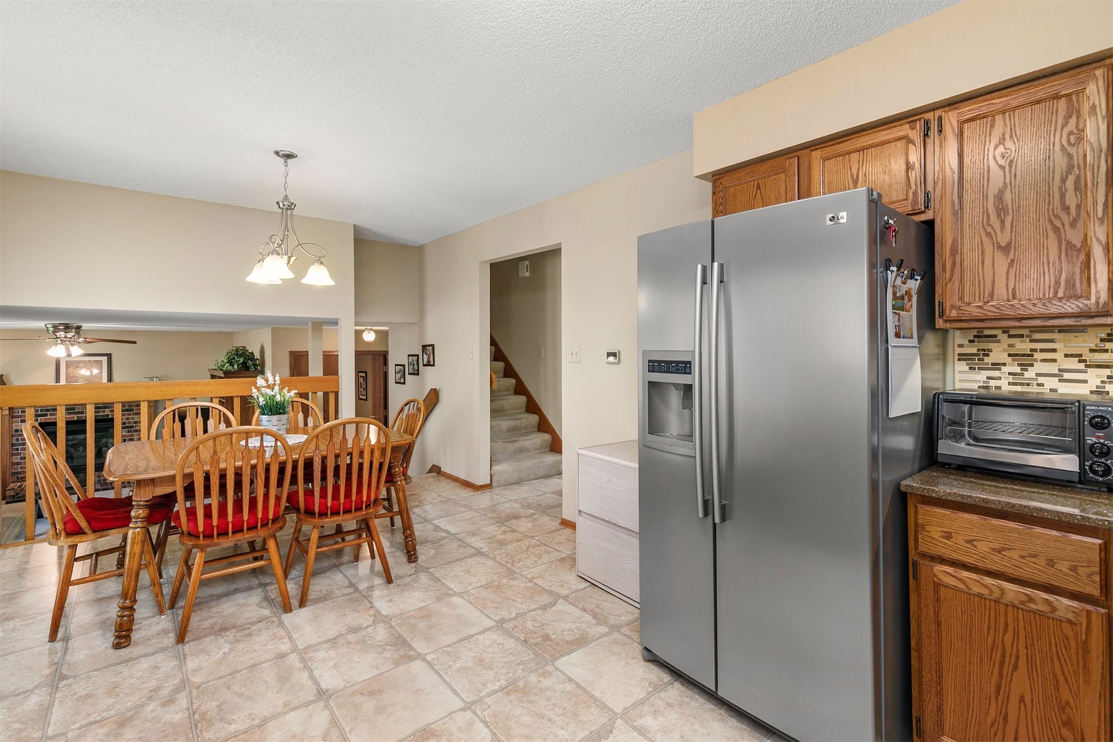 8219 Hickory Drive, Urbandale, Iowa image 8