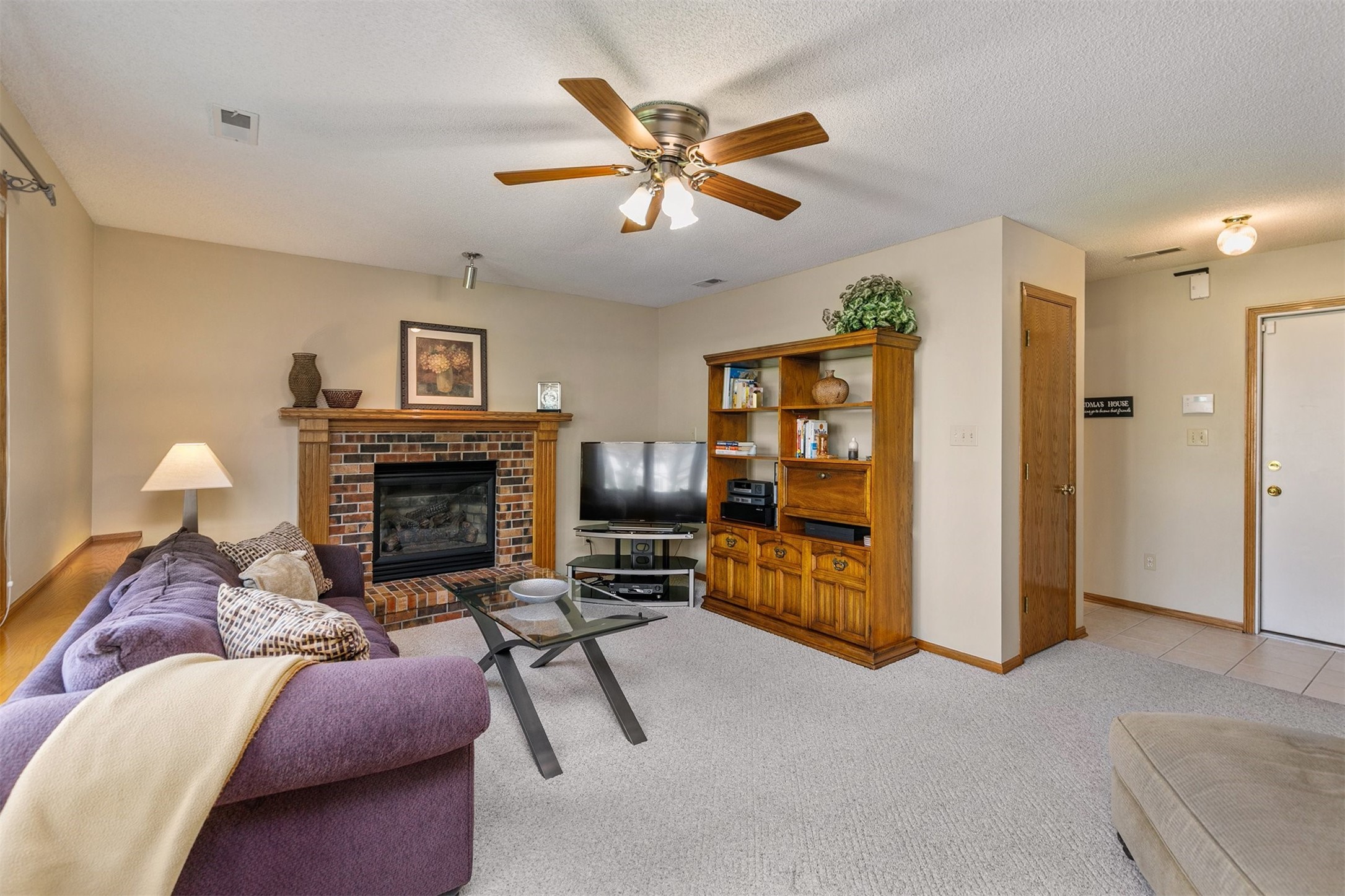 8219 Hickory Drive, Urbandale, Iowa image 13