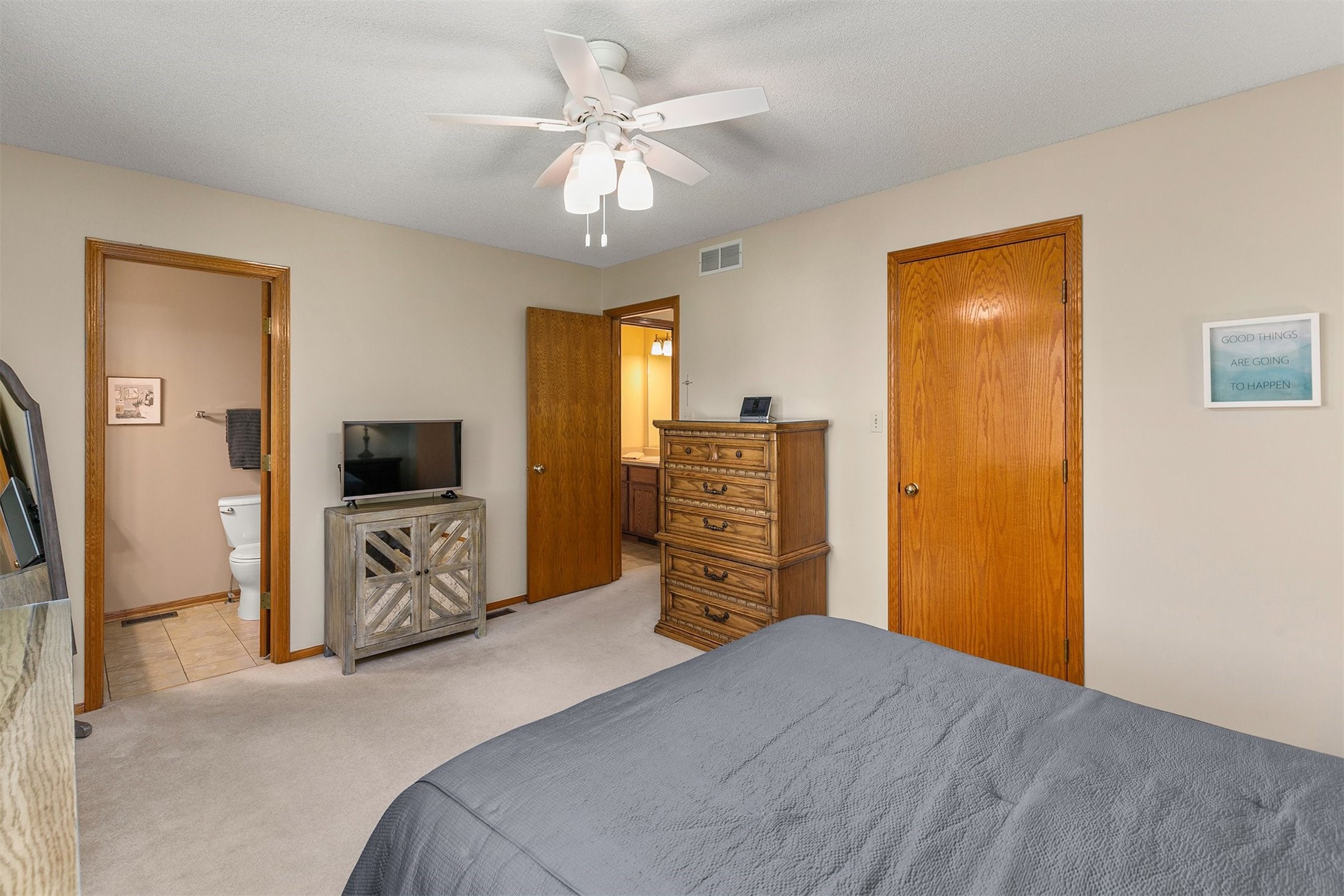 8219 Hickory Drive, Urbandale, Iowa image 20