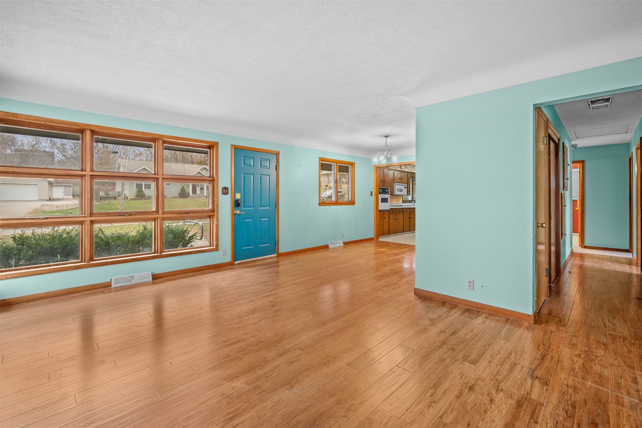 2401 Courtland Drive, Des Moines, Iowa image 3