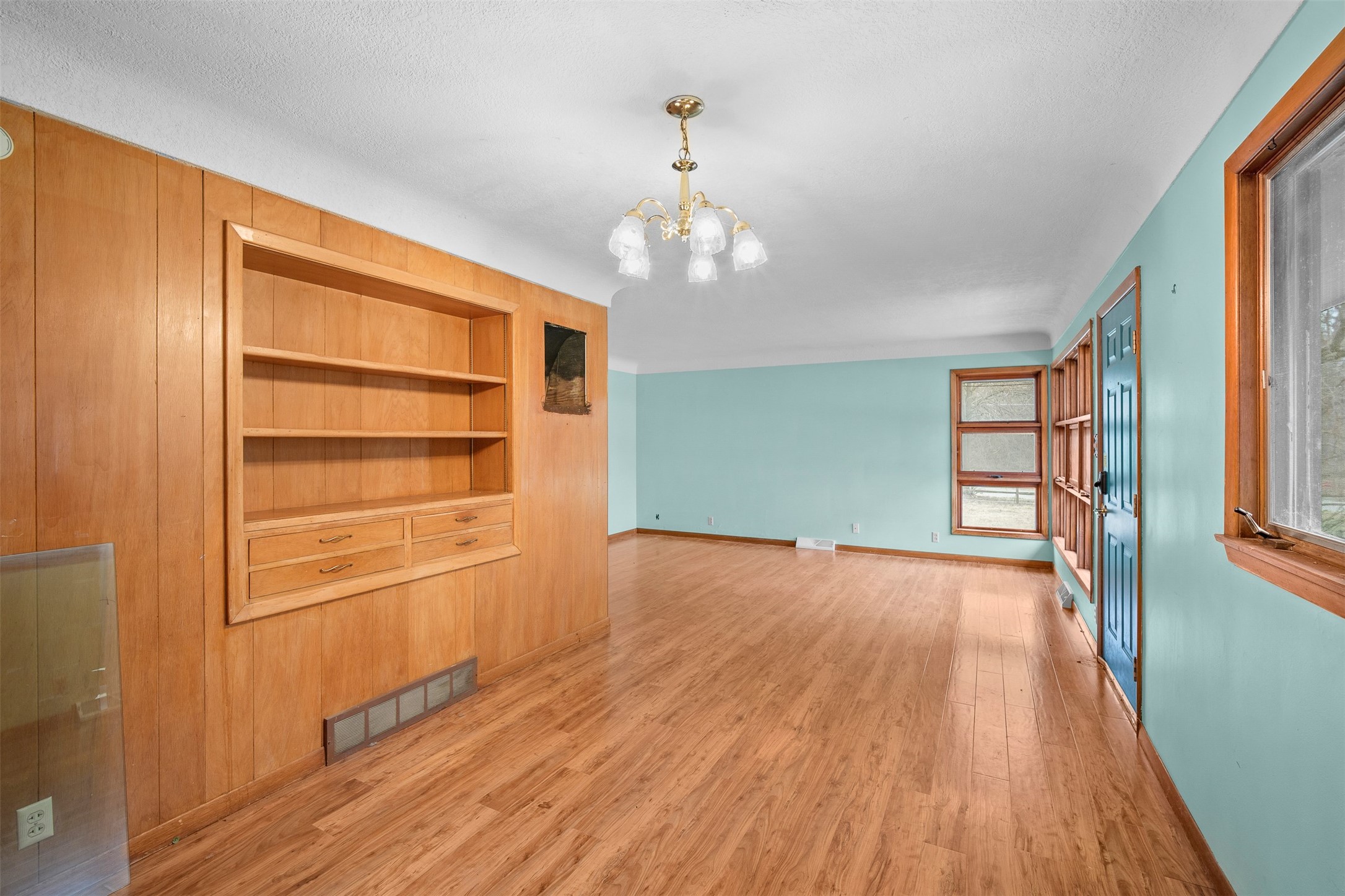 2401 Courtland Drive, Des Moines, Iowa image 6