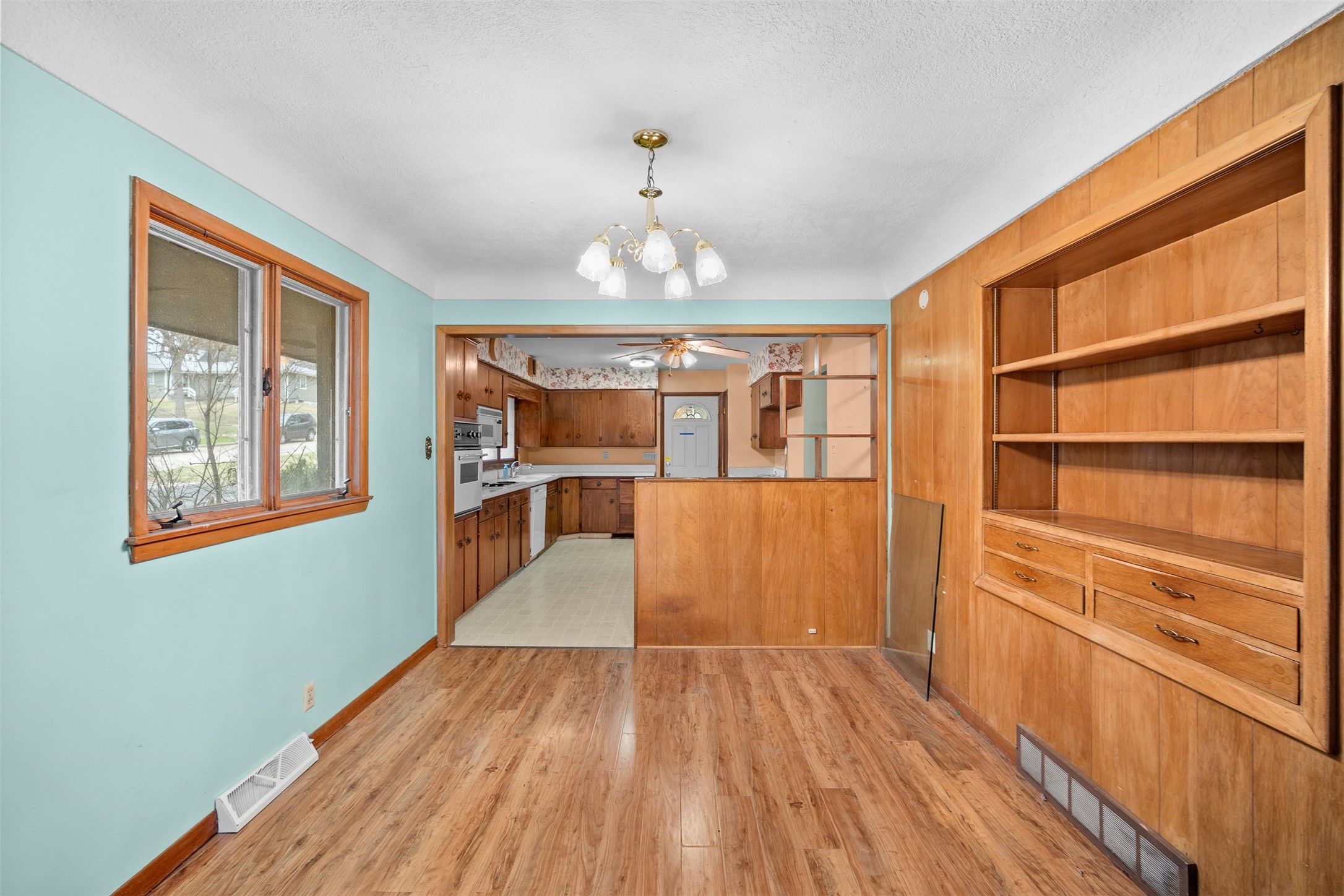 2401 Courtland Drive, Des Moines, Iowa image 5