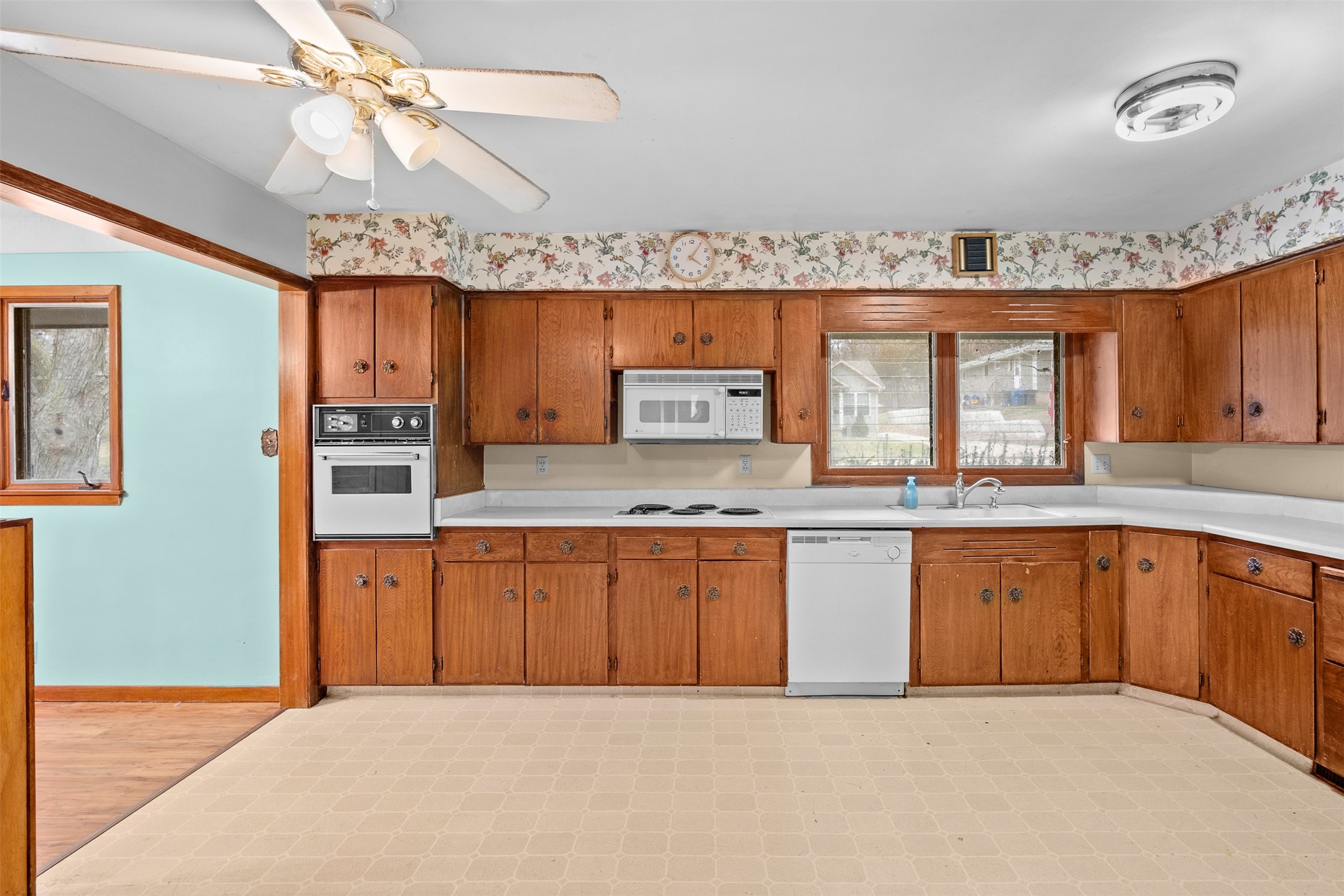 2401 Courtland Drive, Des Moines, Iowa image 8