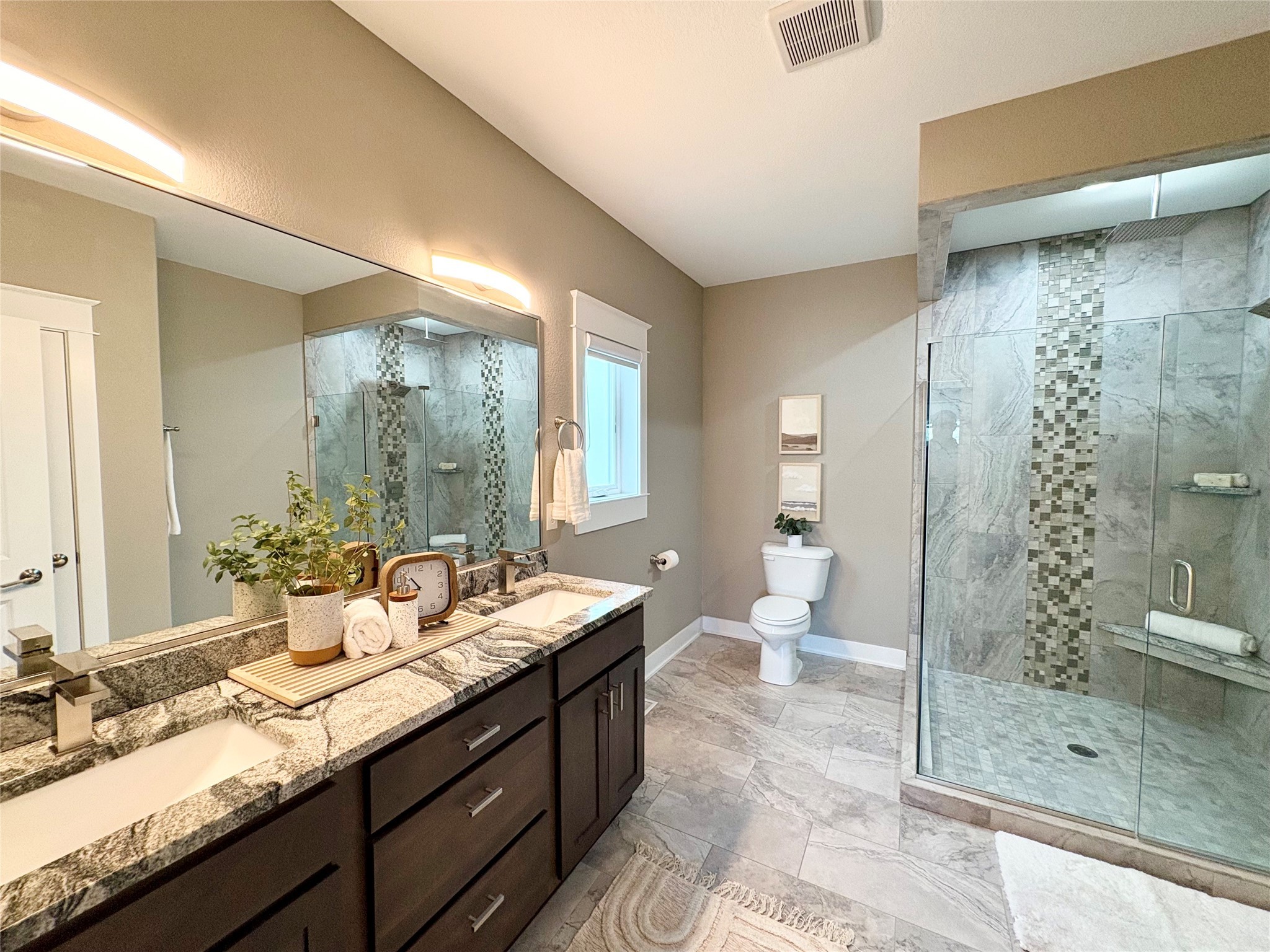 17595 Aurora Drive, Clive, Iowa image 12