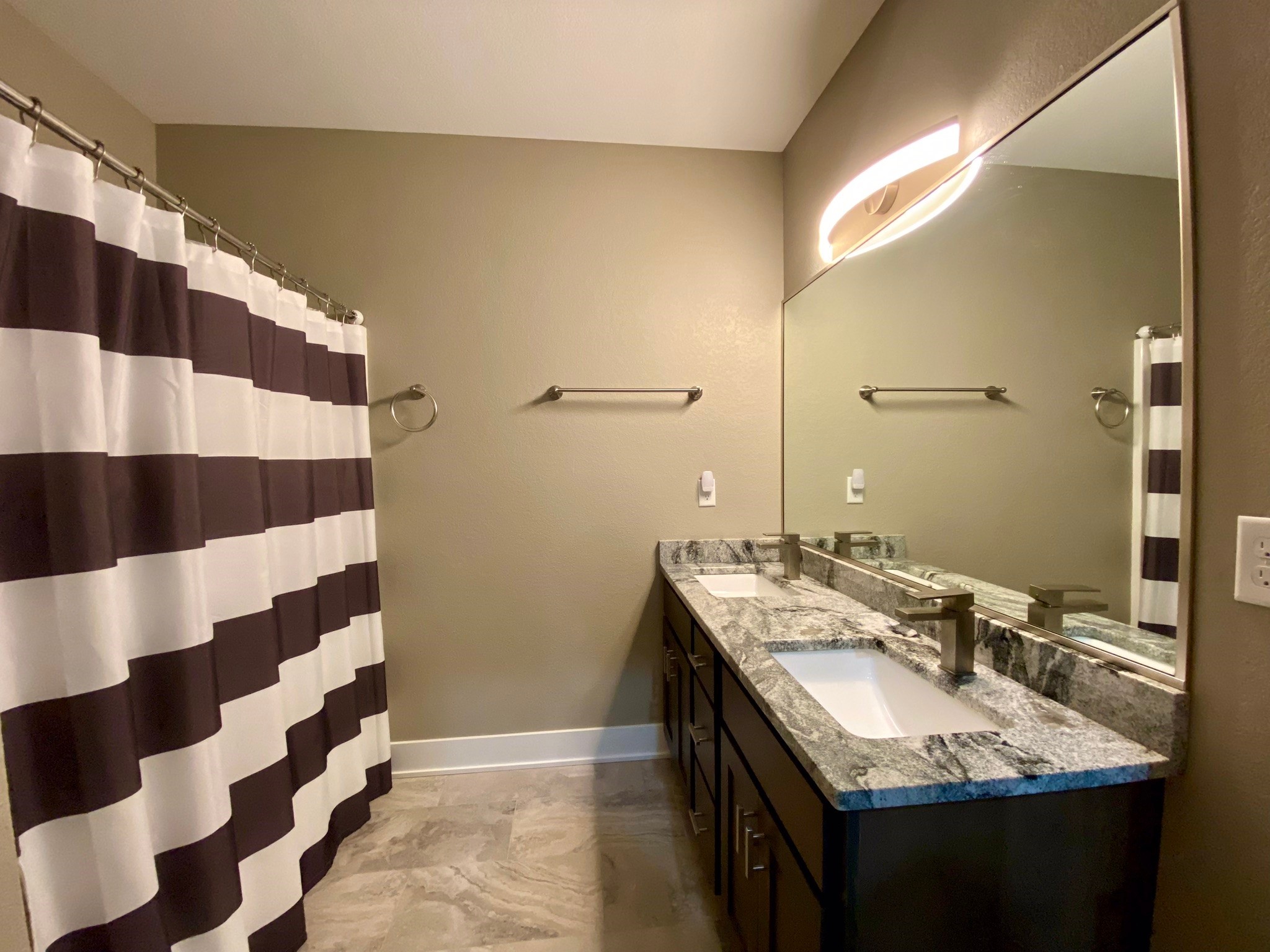 17595 Aurora Drive, Clive, Iowa image 33