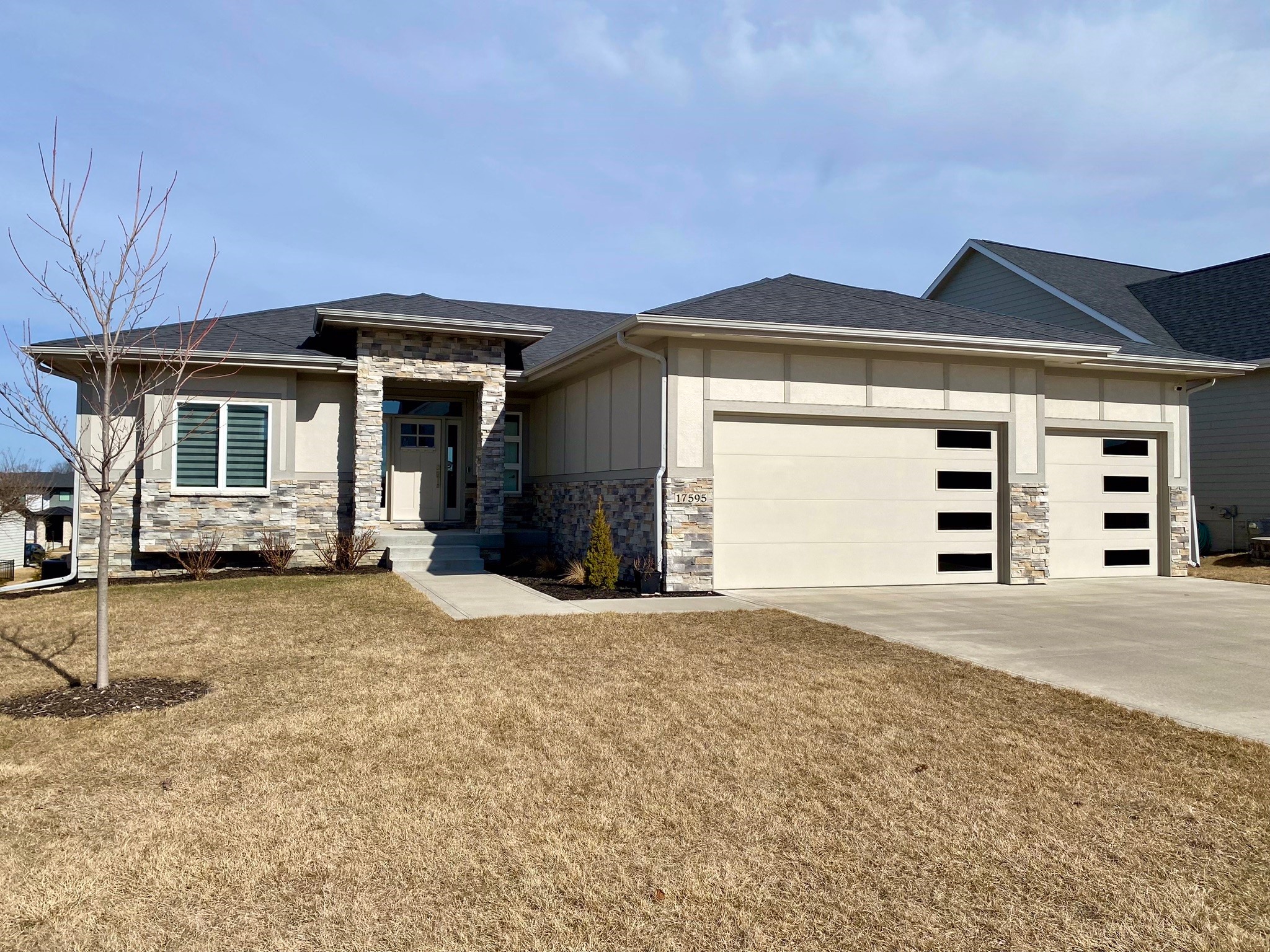 17595 Aurora Drive, Clive, Iowa image 1