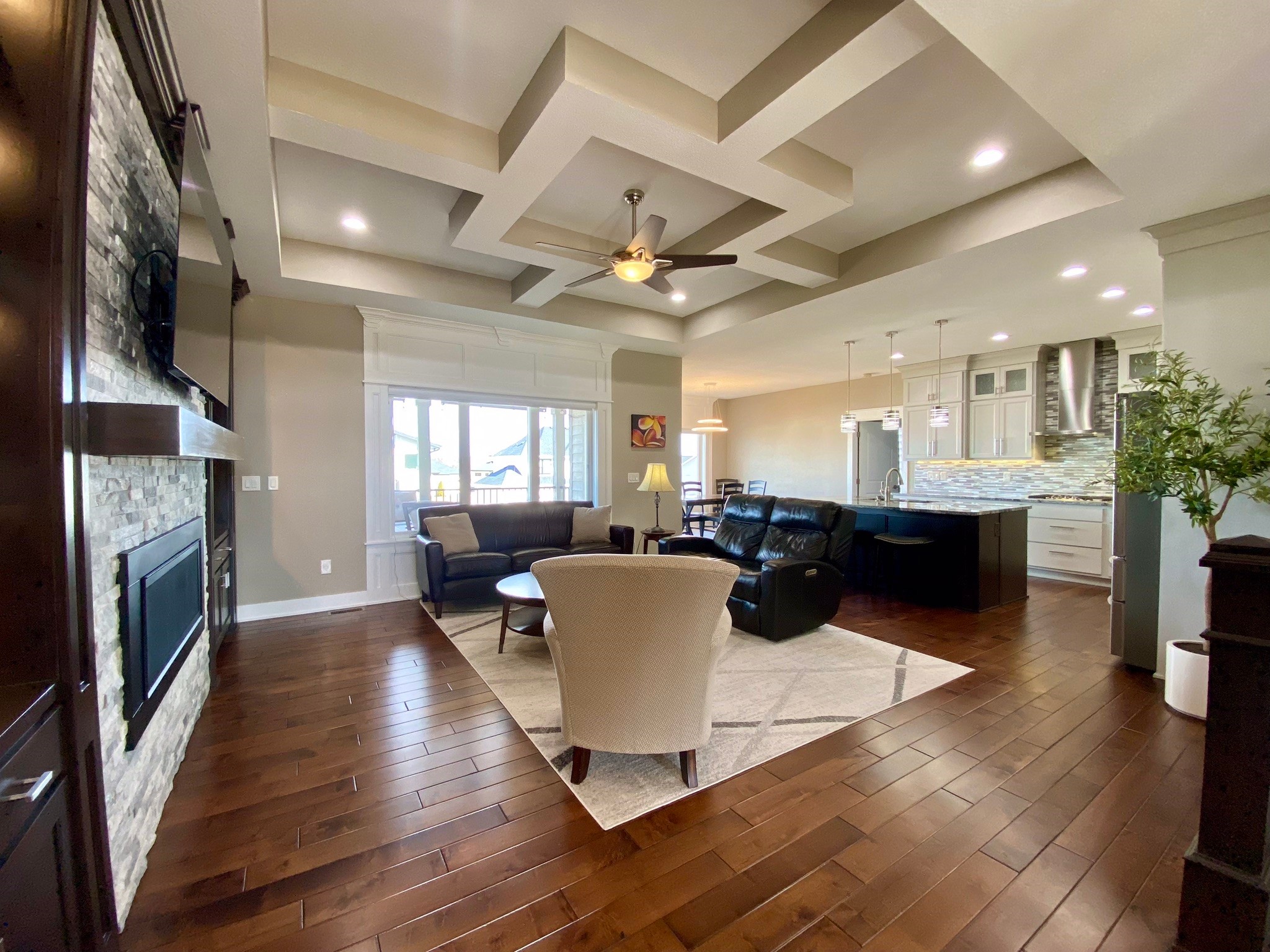 17595 Aurora Drive, Clive, Iowa image 3