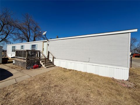 Homes For Sale - 500 Hy-vee Road #9<br/> Chariton, IA 50049