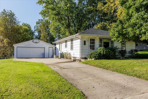Homes For Sale - 701 E Rose Avenue<br/> Des Moines, IA 50315