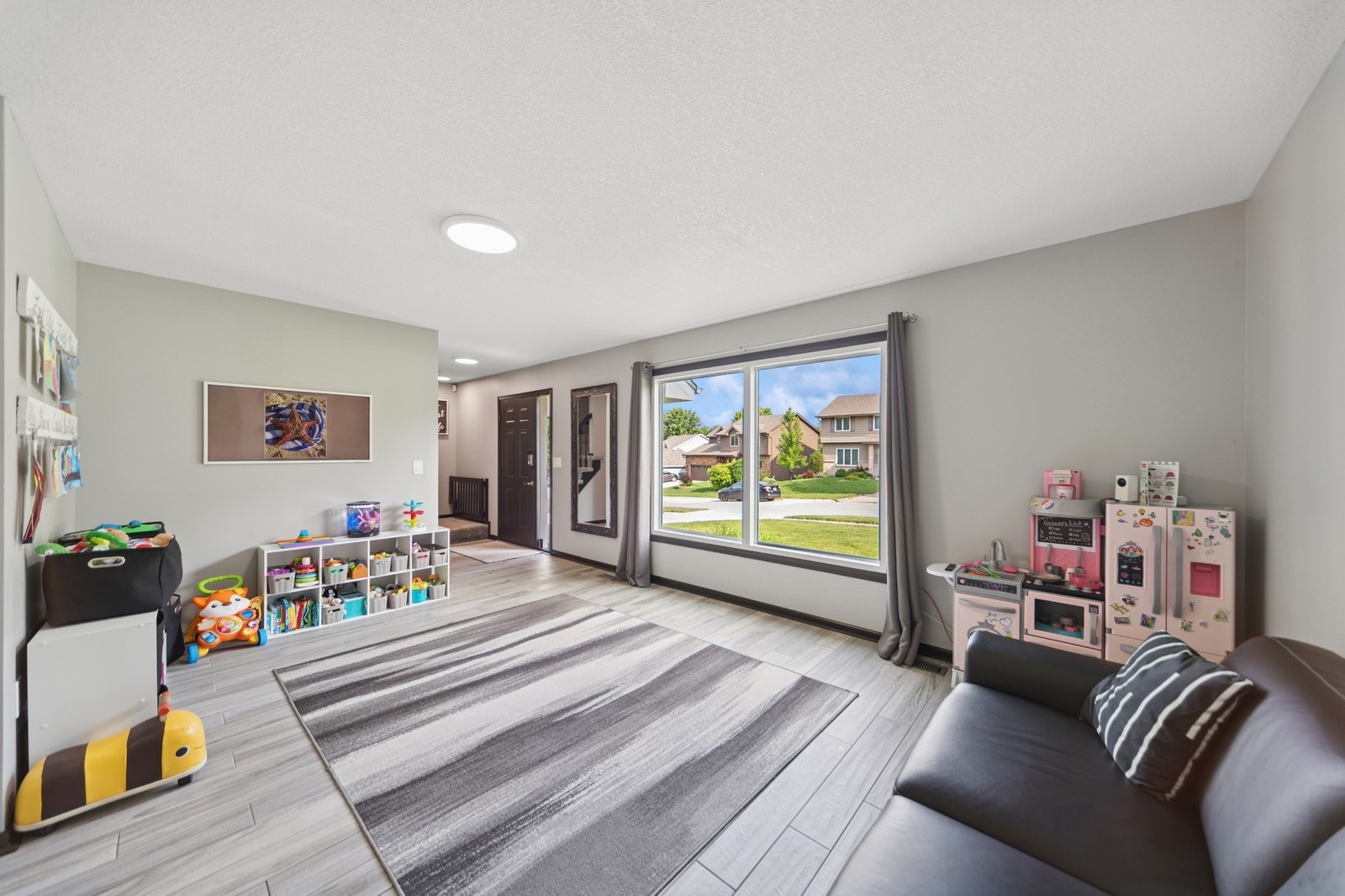 8910 Iltis Drive, Urbandale, Iowa image 4