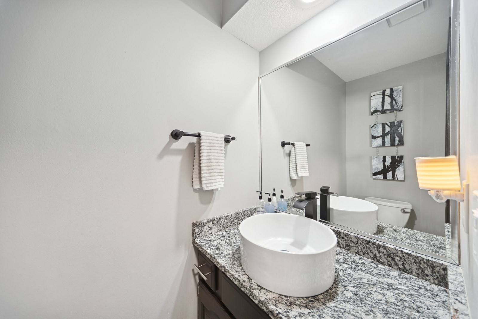 8910 Iltis Drive, Urbandale, Iowa image 14
