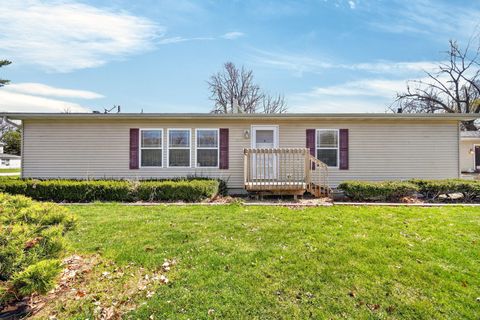 313 Market Avenue NW Mitchellville IA 50169