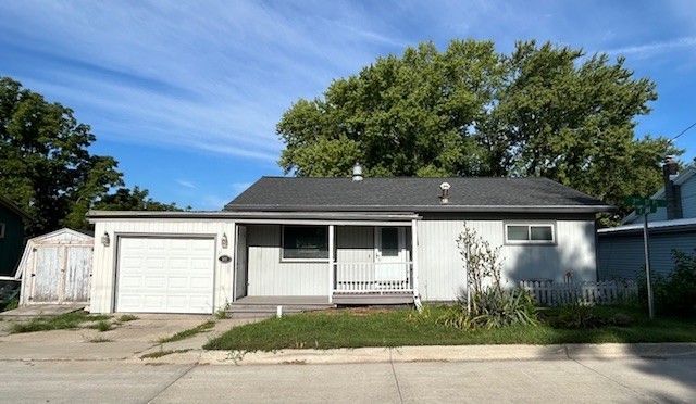 541 3rd Street Place, Nevada, Iowa image 1