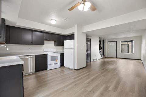 Condo For Sale - 1903 E Creston Avenue<br/> Des Moines, IA 50320