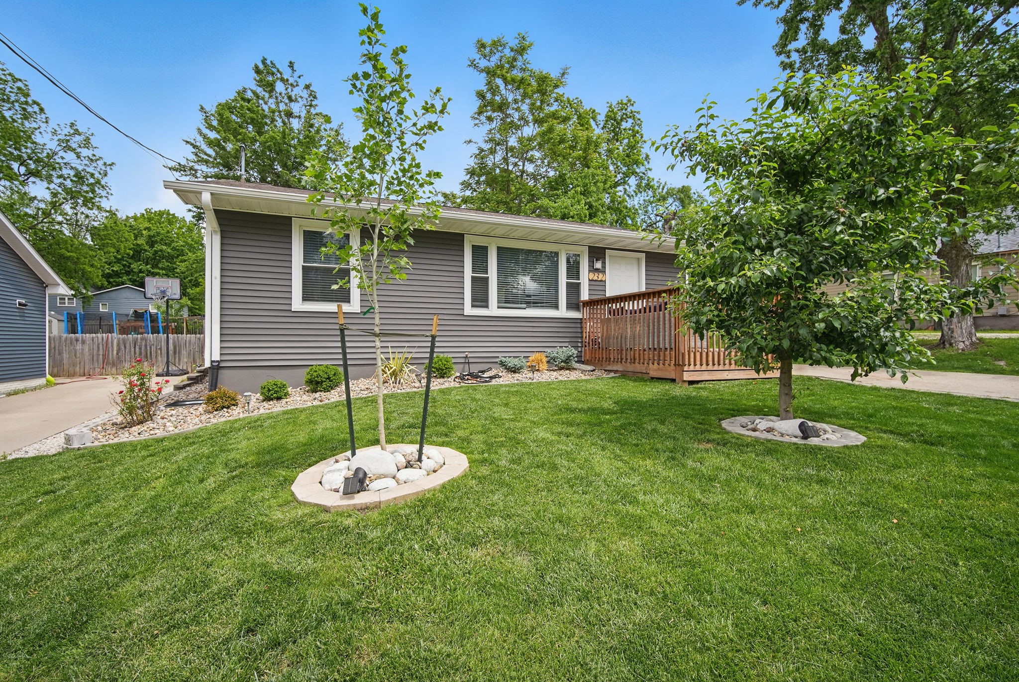 232 E Diehl Avenue, Des Moines, Iowa image 2