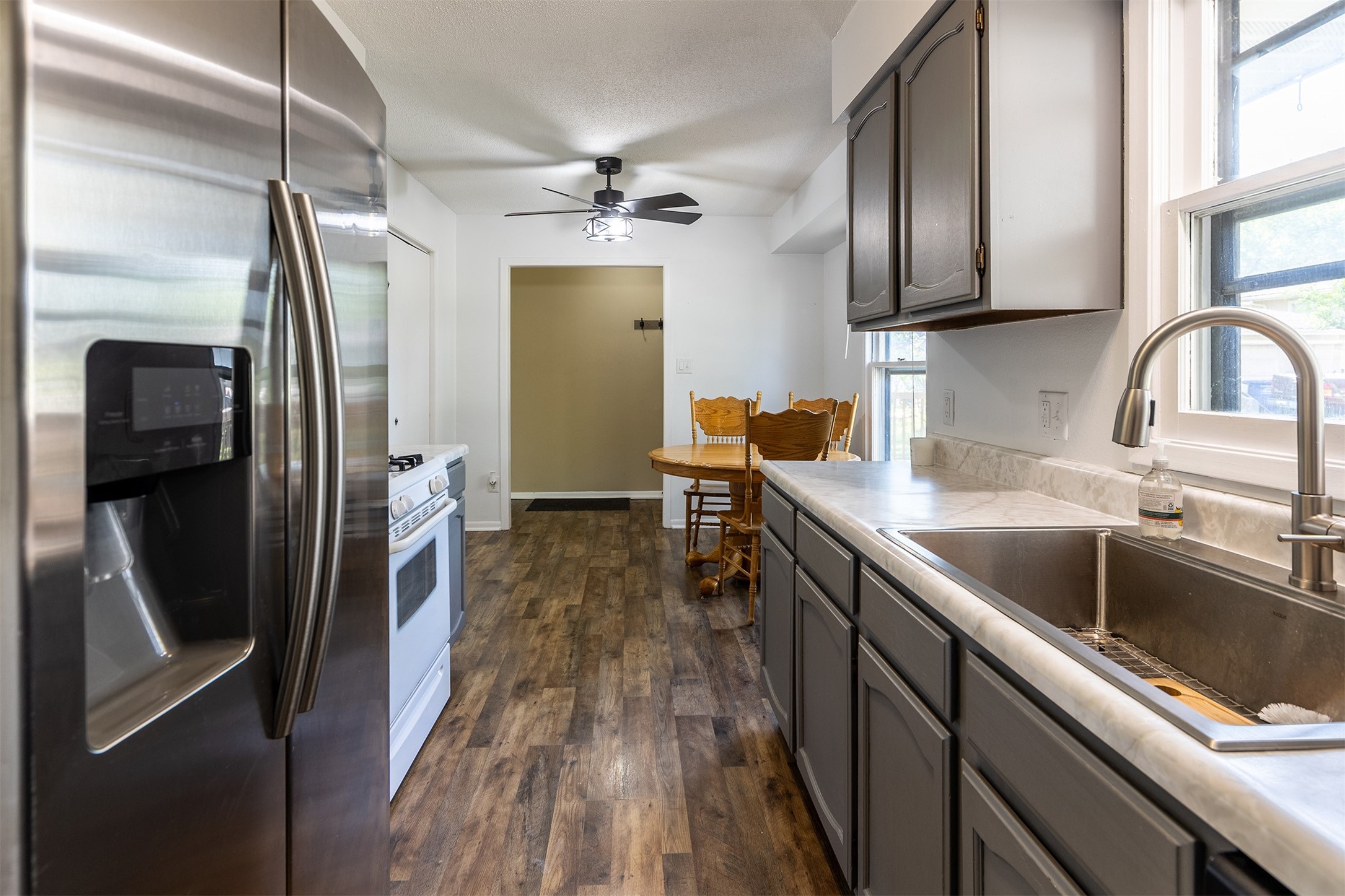 846 E Broad Street, Des Moines, Iowa image 9