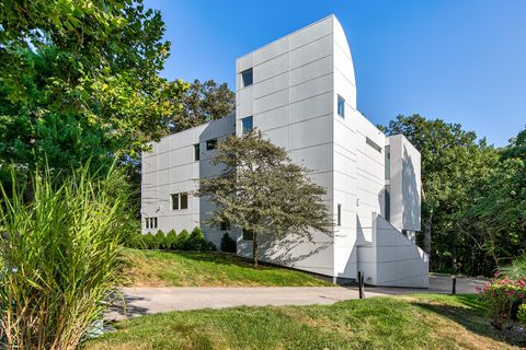 217 49th Street Des Moines IA 50312