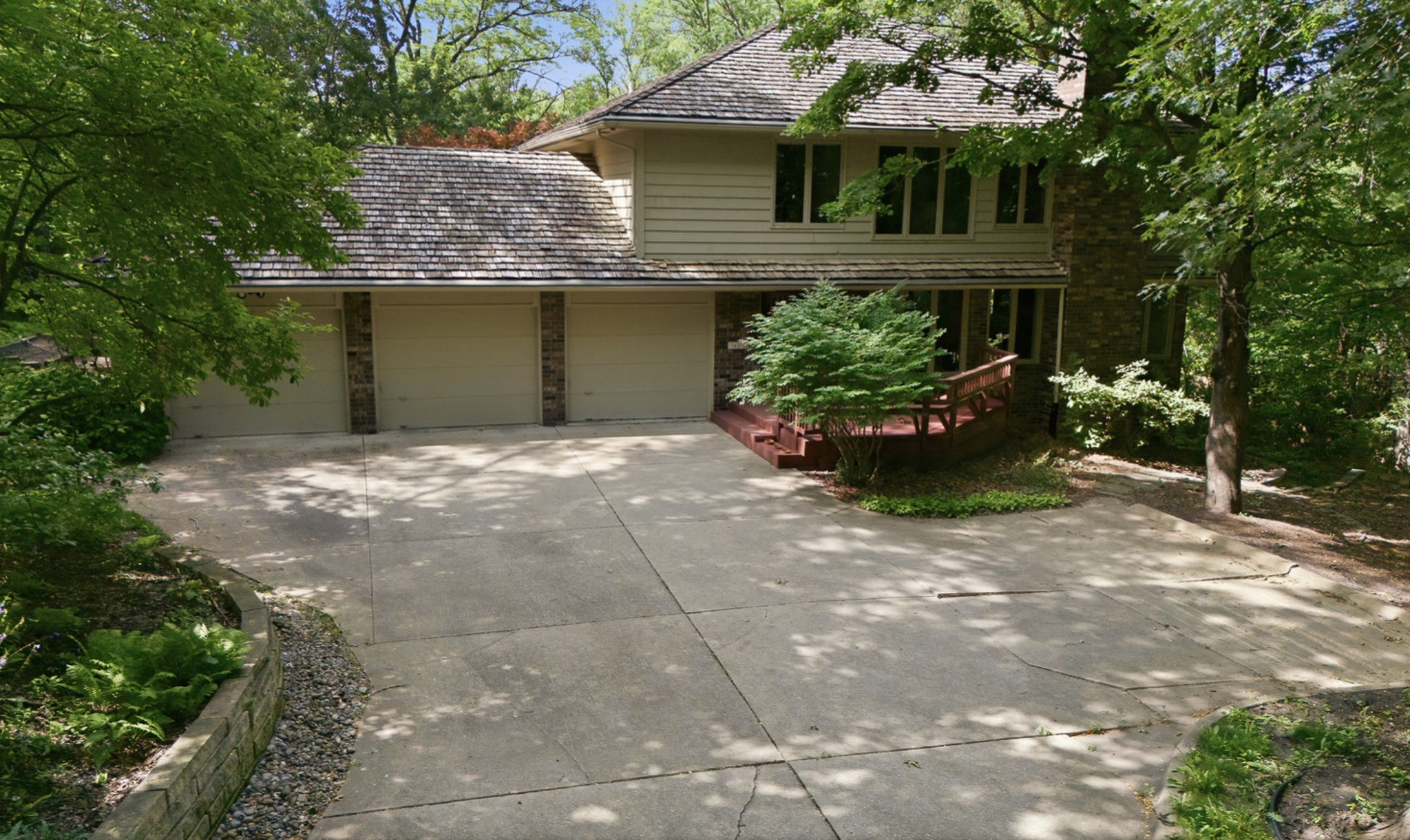 Photo 1 of 35 — 1613 Thornwood Road, West Des Moines, IA 50265