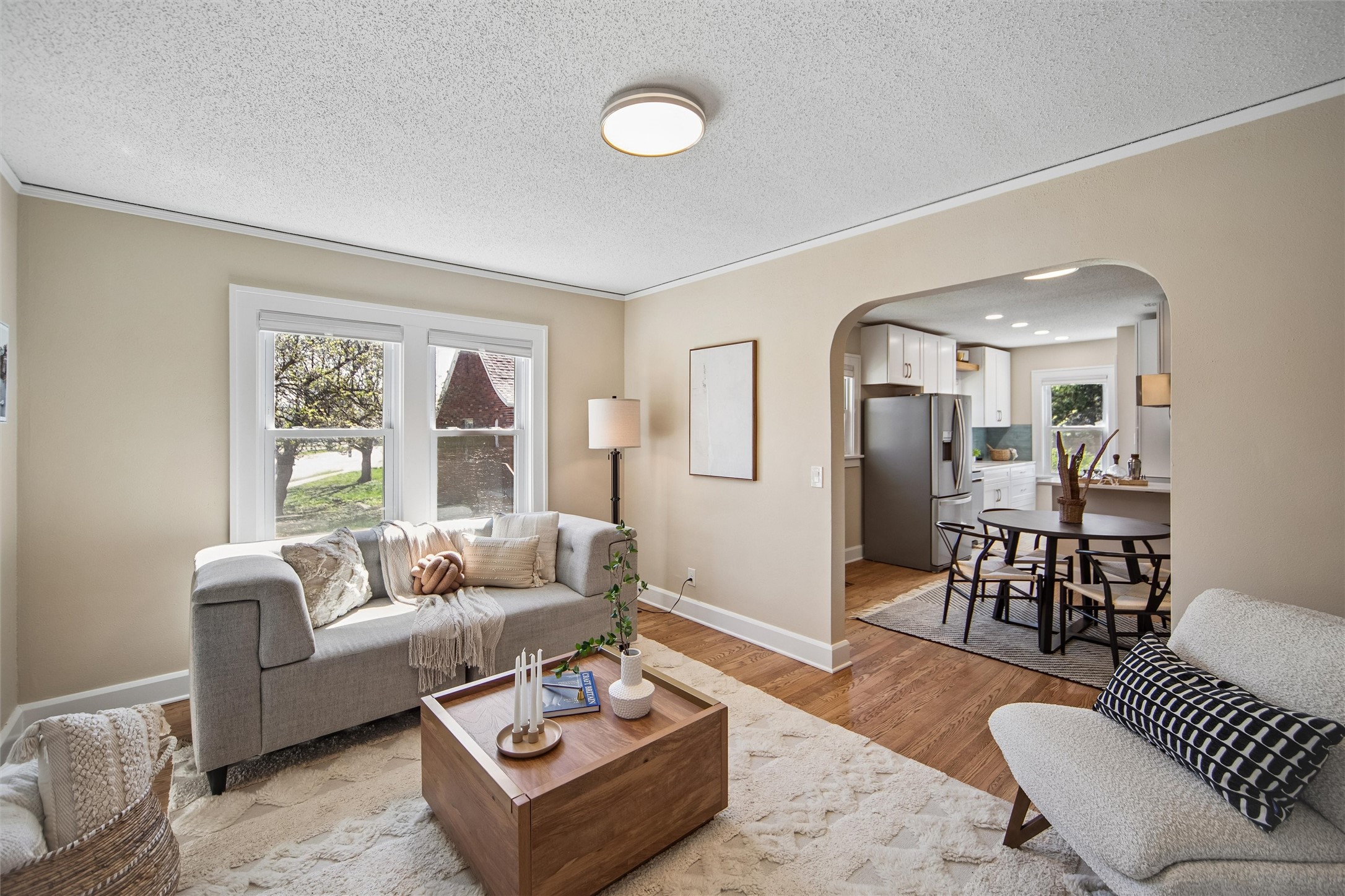 4142 Urbandale Avenue