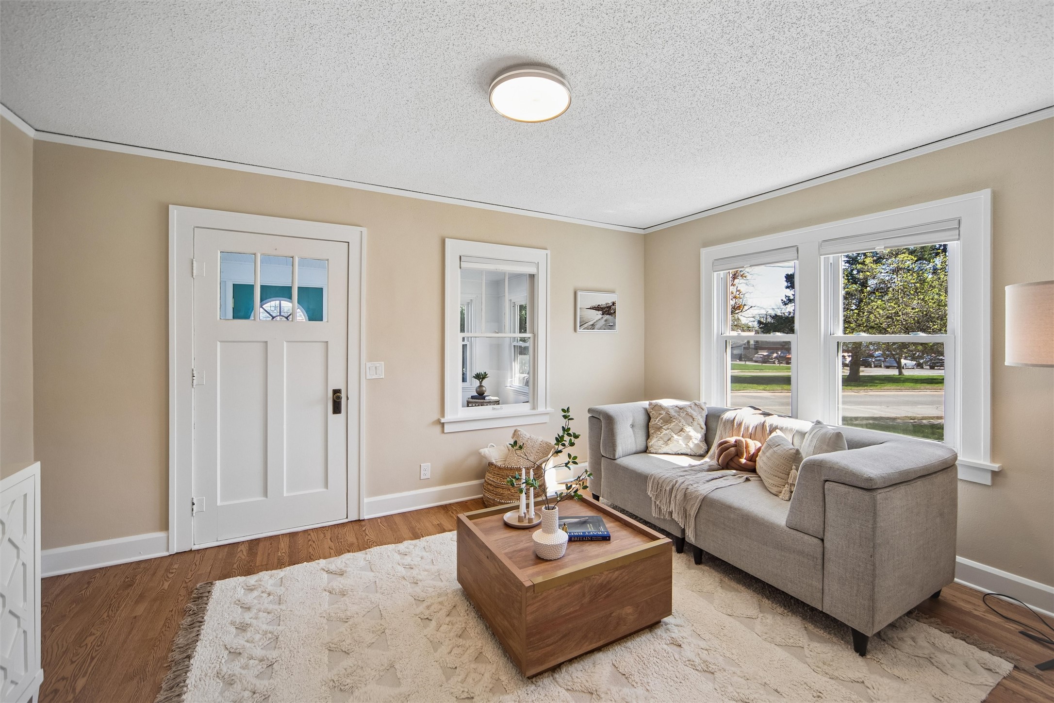 4142 Urbandale Avenue