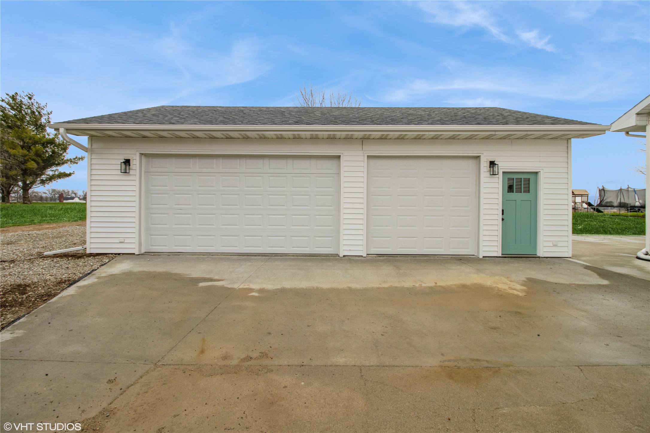 2404 W 15th Street, Newton, Iowa image 3