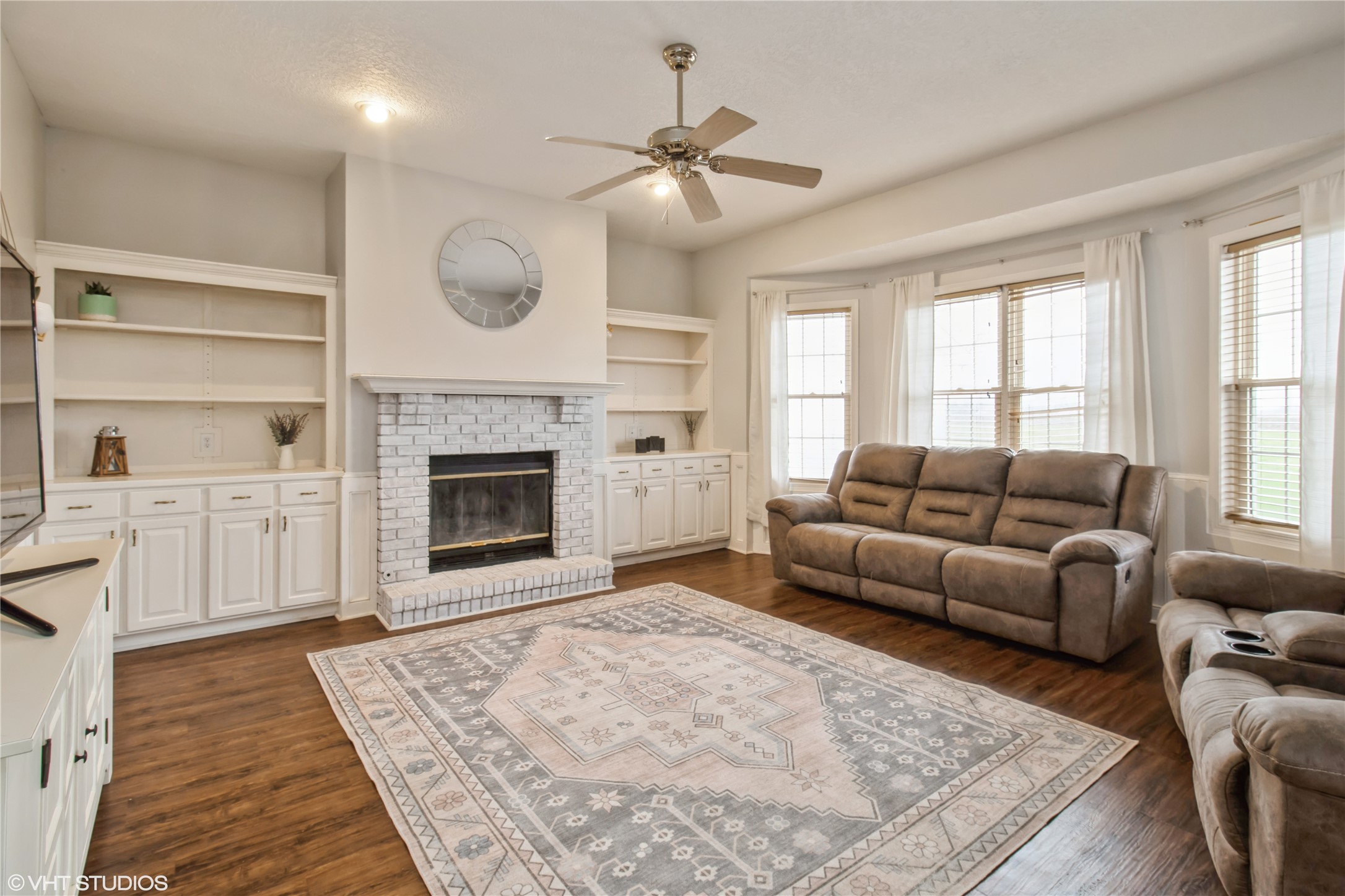 2404 W 15th Street, Newton, Iowa image 9