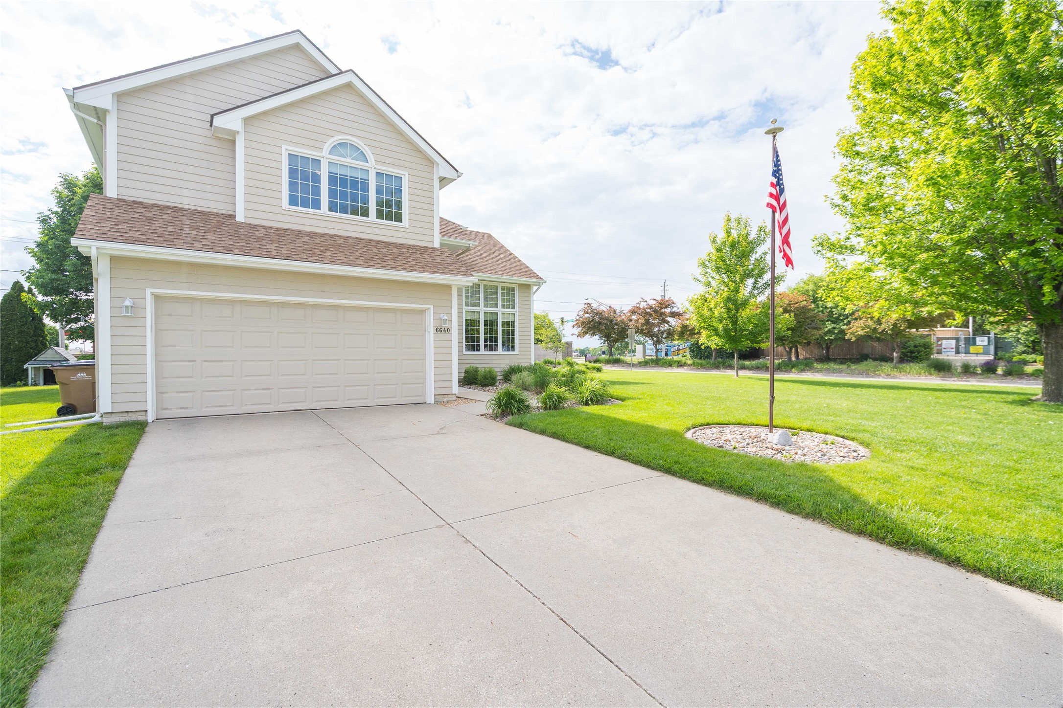 6640 Monticello Court, Johnston, Iowa image 3