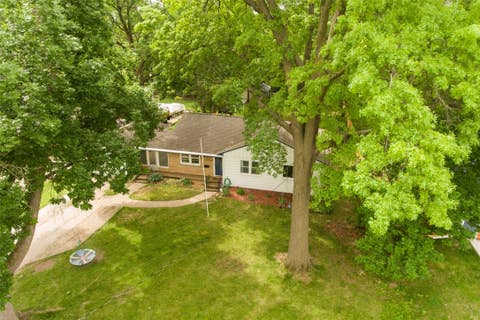 Homes For Sale - 2736 Payne Road<br/> Des Moines, IA 50310