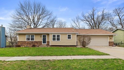 Homes For Sale - 812 Cade Court<br/> De Soto, IA 50069