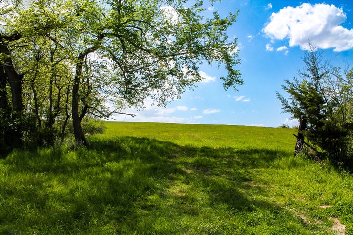 Photo 1 of 33 — 4245 200th Avenue, Carlisle, IA 55047