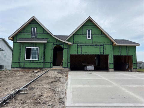 Homes For Sale - 380 NW Ryder Drive<br/> Waukee, IA 50263