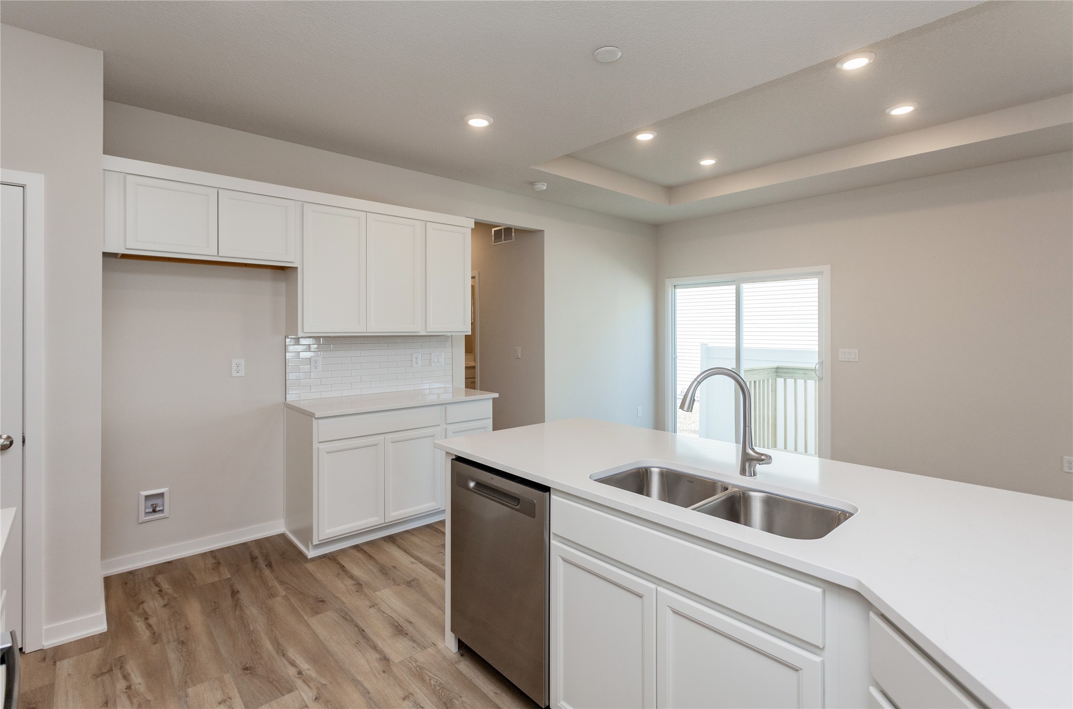9781 Regatta Lane, Johnston, Iowa image 18