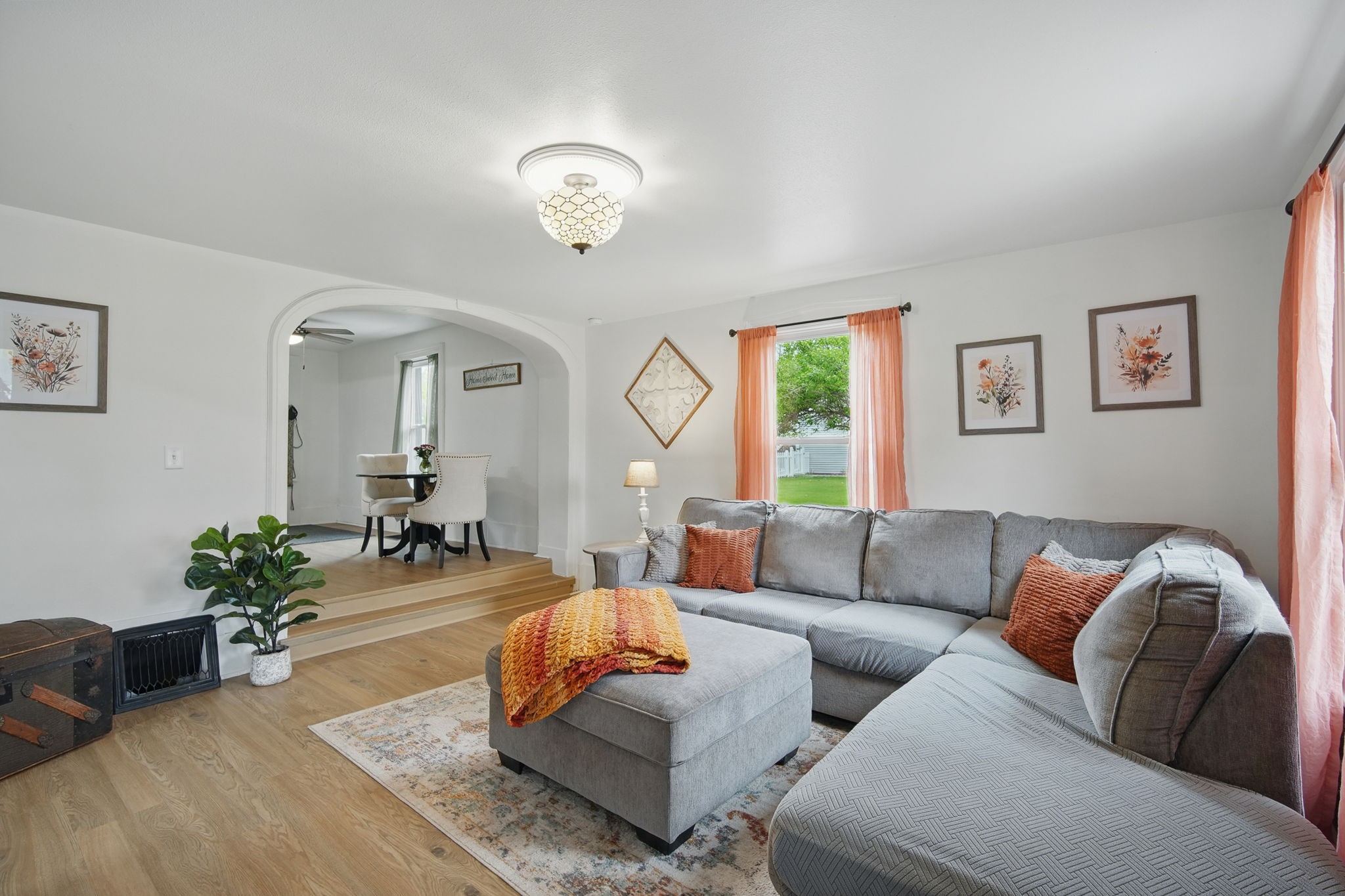 714 E Robinson Street, Knoxville, Iowa image 3