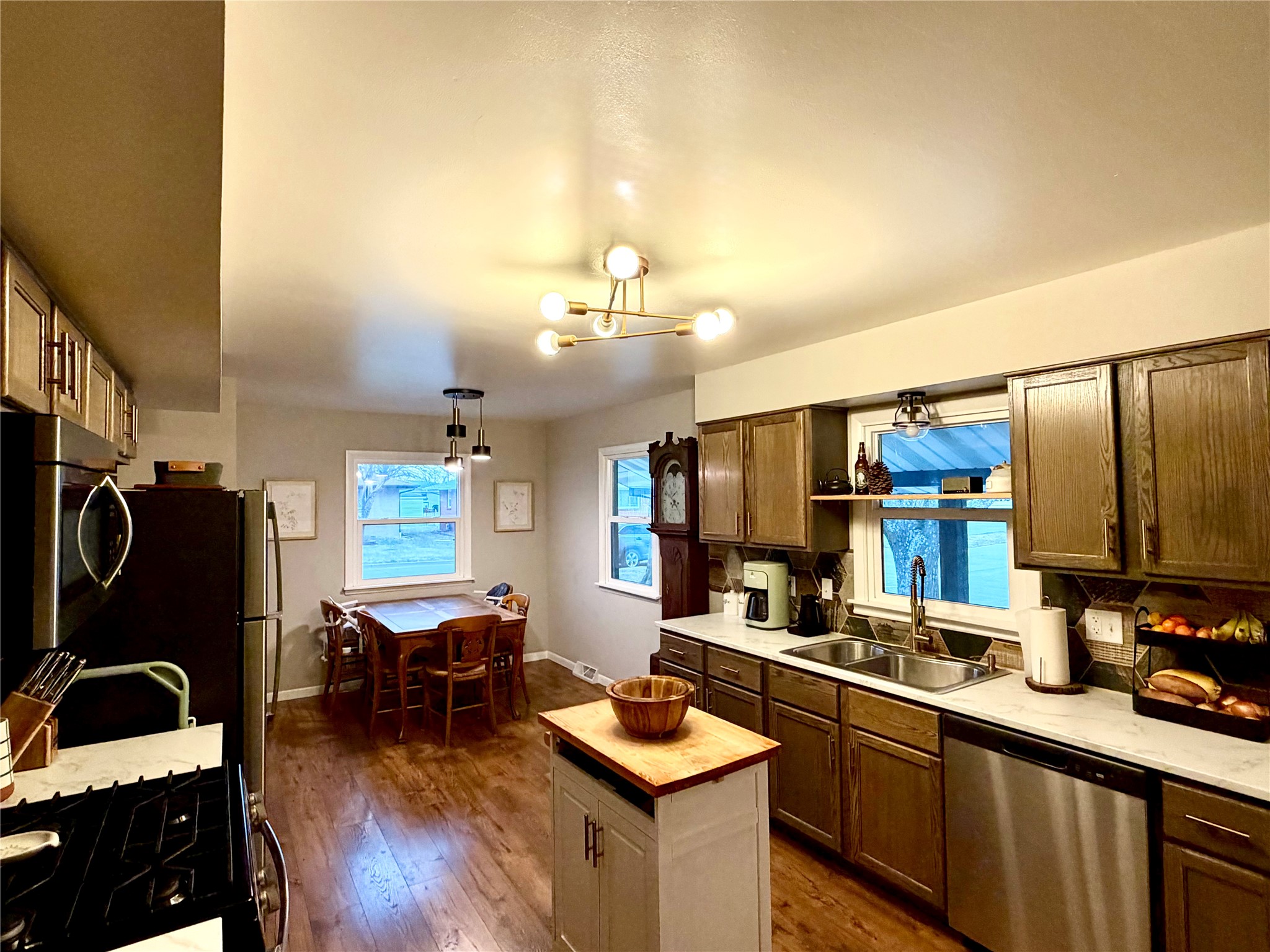 1501 W Roosevelt Street