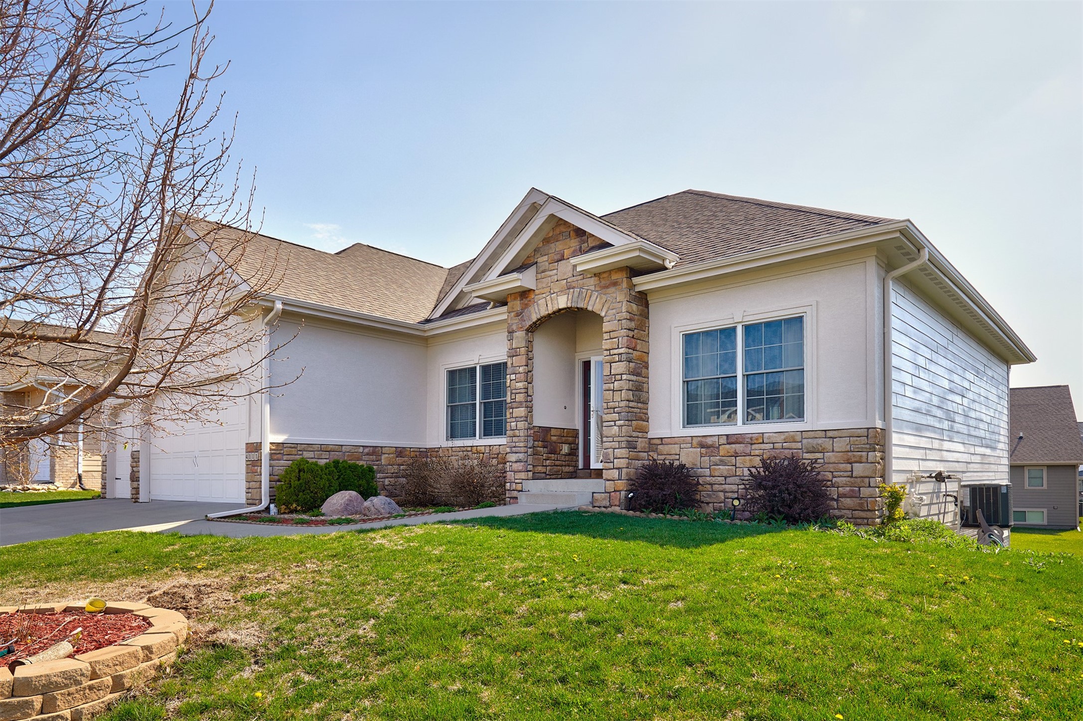 4111 140th Street, Urbandale, Iowa image 2